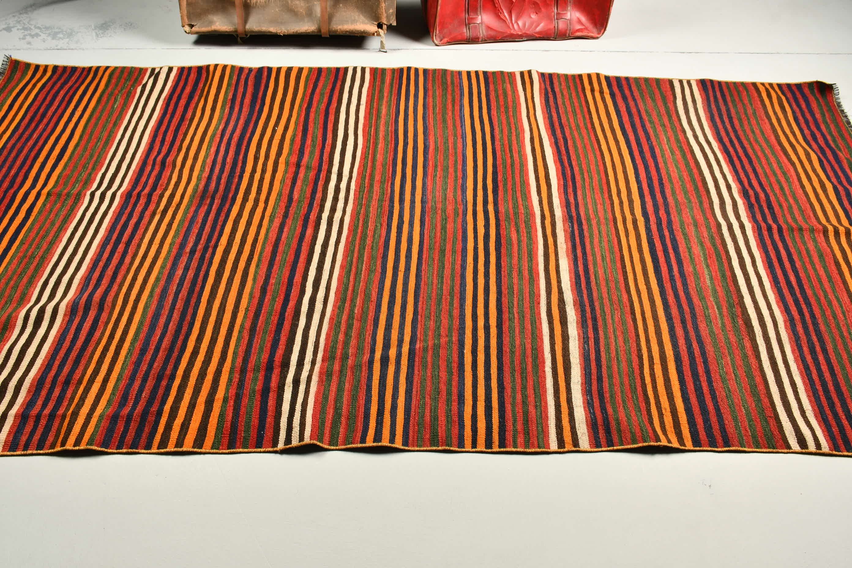 Vintage Halılar, Kilim, Fas Halısı, 4.5x8.5 ft Alan Halısı, Oushak Halıları, Türk Halısı, Oturma Odası Halıları, Yemek Odası Halıları, Kırmızı Yer Halısı