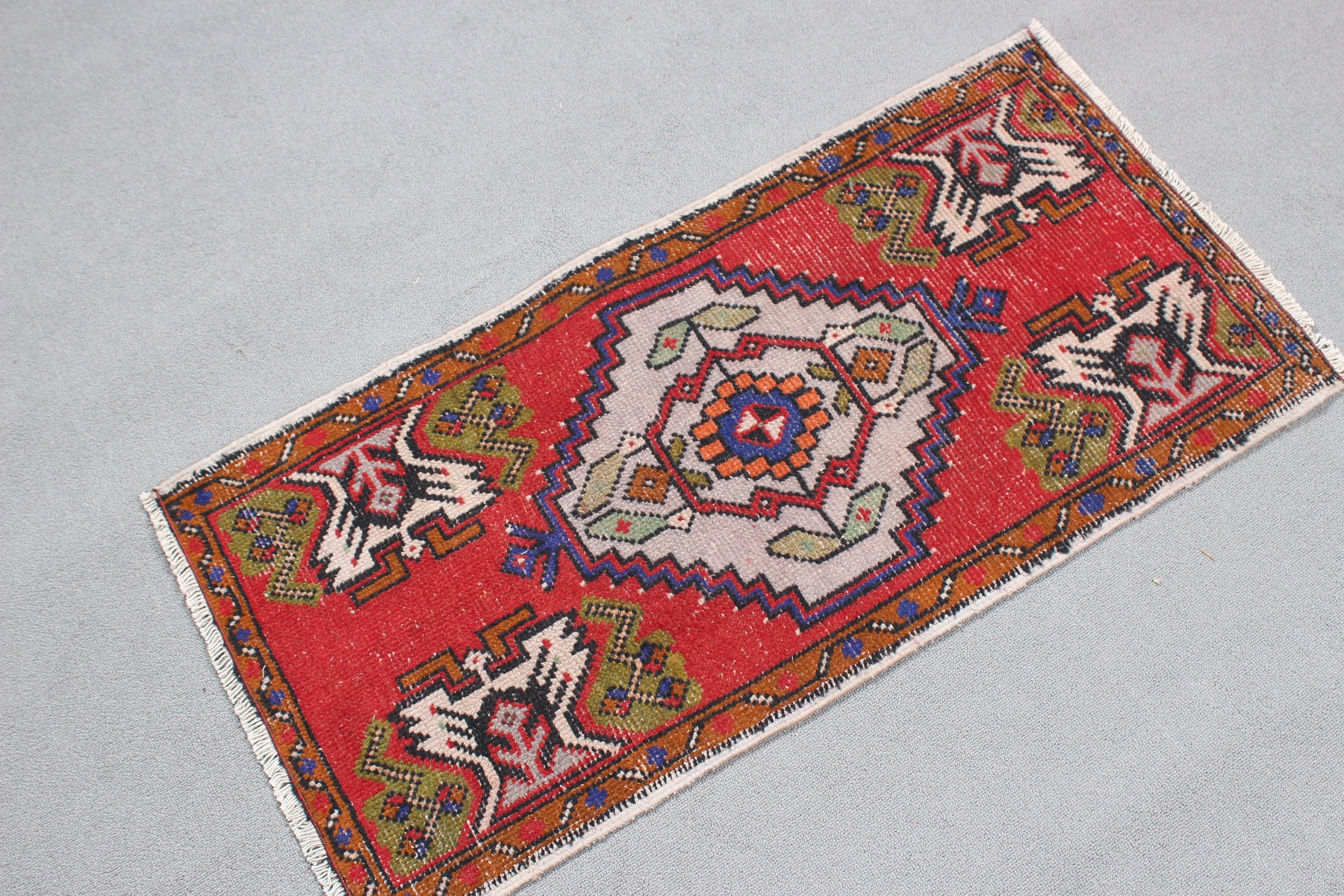 Kırmızı El Dokuma Halı, Oryantal Halılar, El Dokuma Halılar, Çocuk Halısı, Türk Halısı, 1.6x3.3 ft Küçük Halı, Vintage Halılar, Banyo Halısı, Lüks Halılar