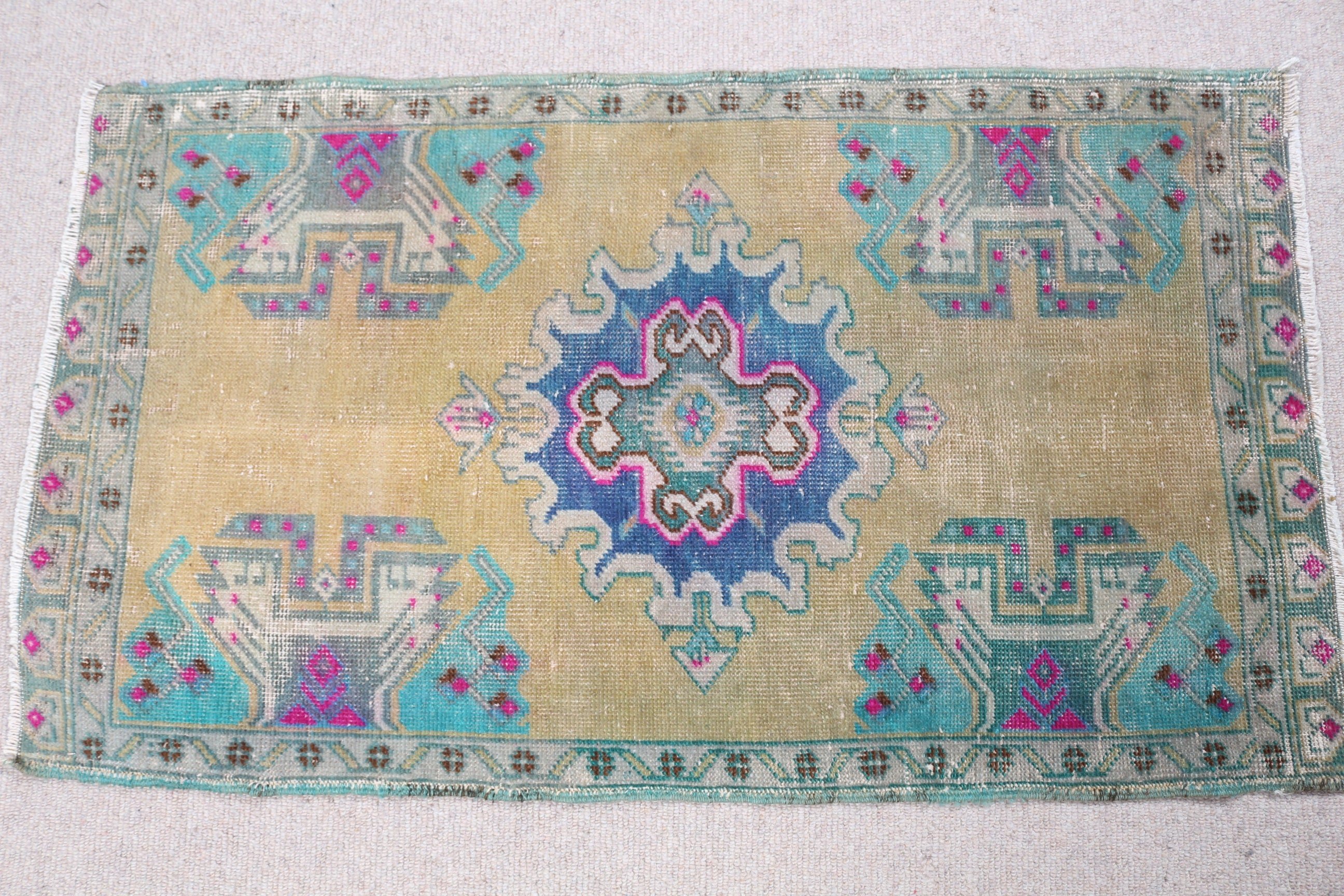 Vintage Halı, Yün Halılar, Mutfak Halısı, Ev Dekorasyonu Halıları, Tasarımcı Halısı, Duvara Asılı Halı, 1.8x3.2 ft Küçük Halı, Sarı Oushak Halıları, Türk Halısı