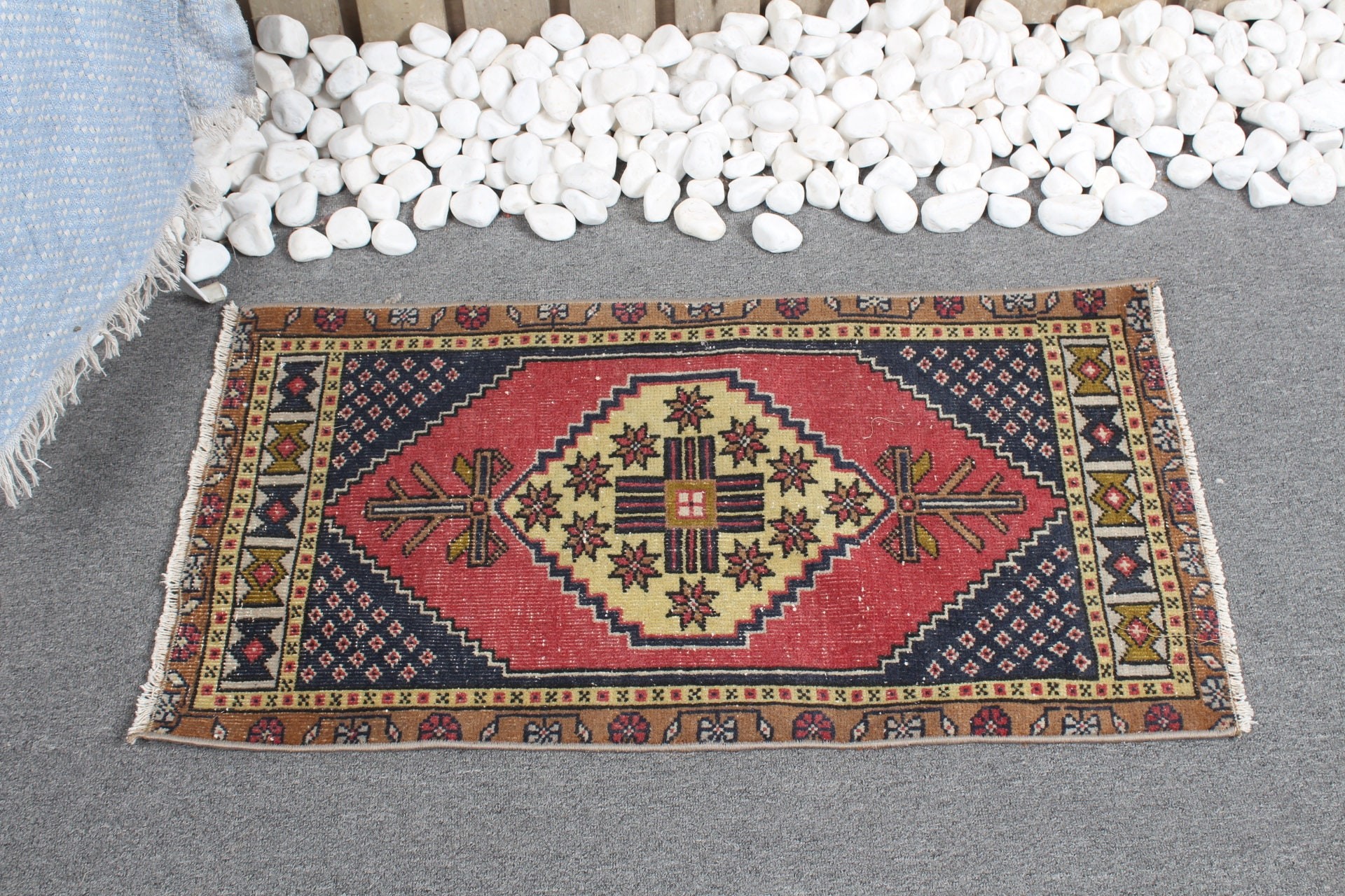 Türk Halıları, Duvara Asılı Halı, 1.5x3 ft Küçük Halı, Kırmızı Ev Dekor Halıları, Ev Dekor Halıları, Vintage Halı, Banyo Halıları, Anadolu Halıları