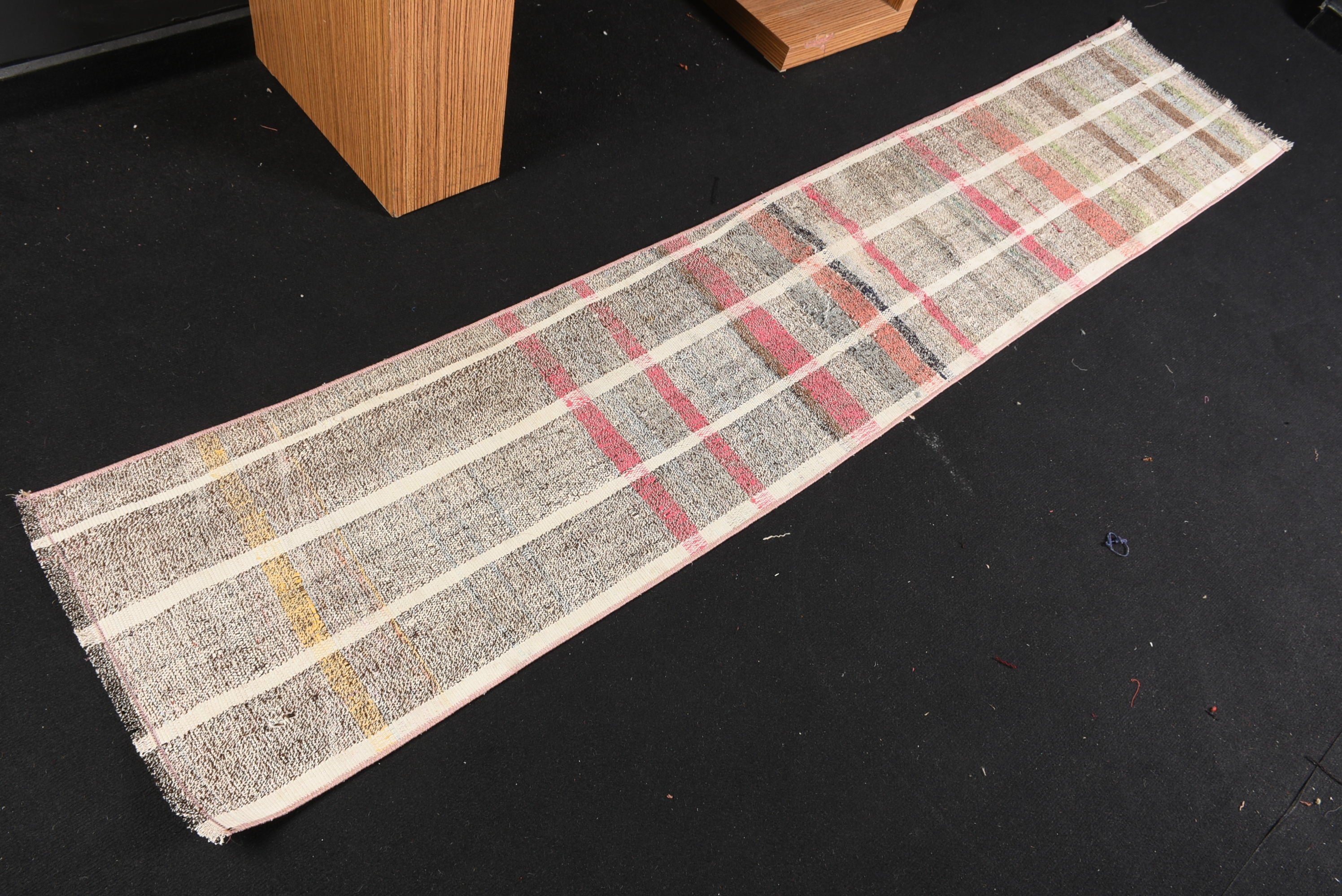 Pembe Havalı Halılar, Soyut Halı, Kilim, Fas Halısı, Merdiven Halıları, Oryantal Halı, Türk Halısı, Merdiven Halısı, 1.6x8.1 ft Runner Halısı, Vintage Halı