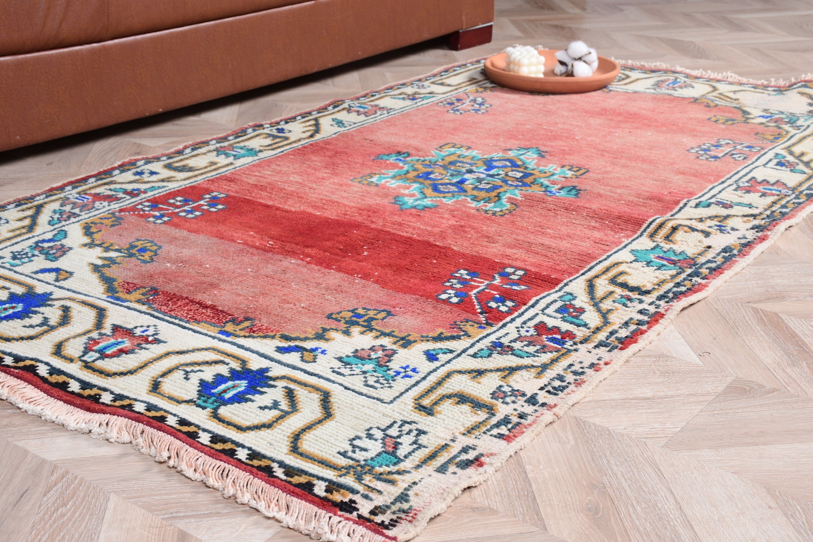 Vintage Halılar, Havalı Halı, Anadolu Halısı, Çocuk Halısı, 3,3x6 ft Accent Halı, Çocuk Odası Halıları, Mutfak Halıları, Kırmızı Yatak Odası Halısı, Türk Halıları