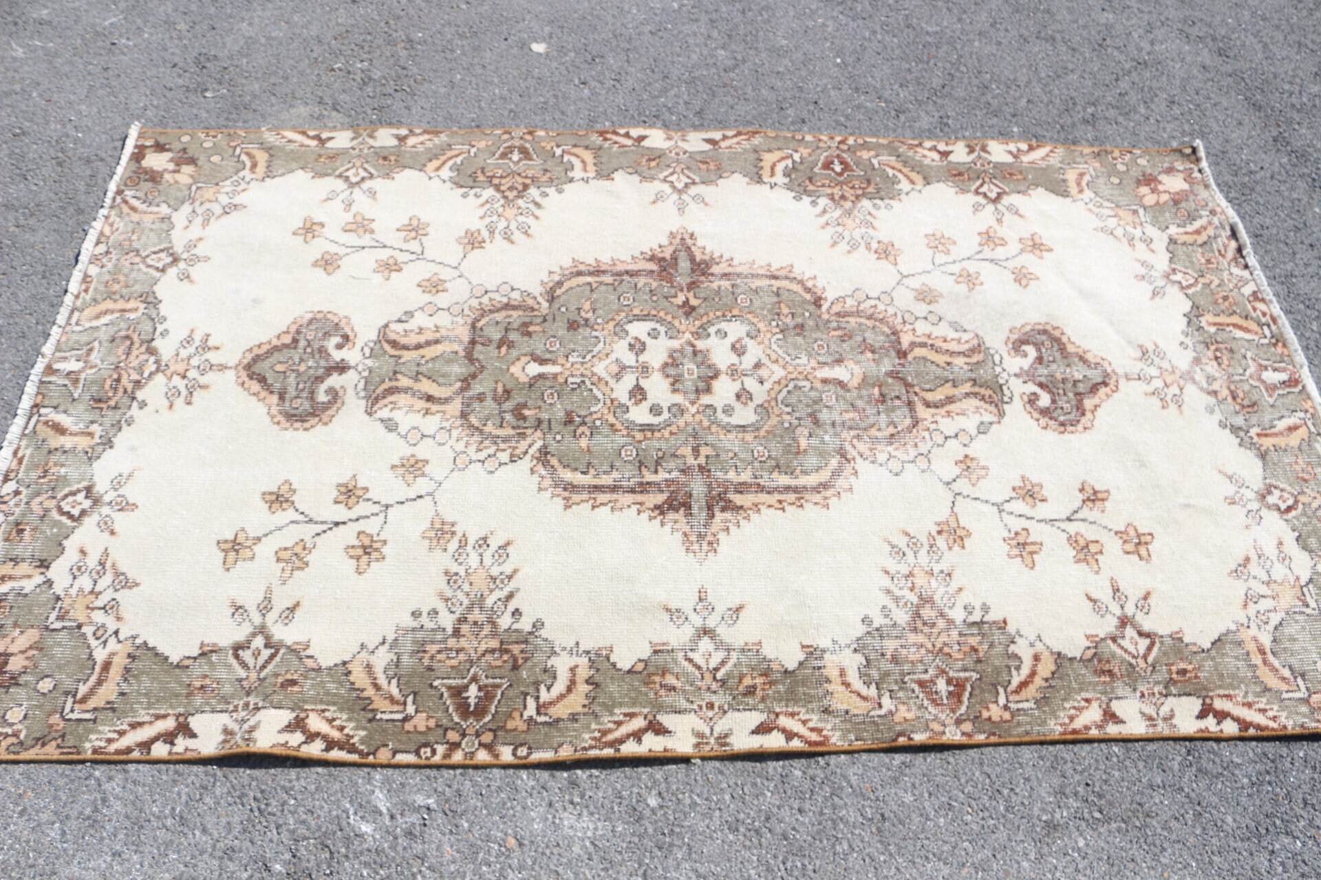 Türkiye Halısı, Beyaz 3.9x6.7 ft Alan Halısı, Oturma Odası Halısı, Oushak Halıları, İç Mekan Halıları, Vintage Halılar, Türk Halısı