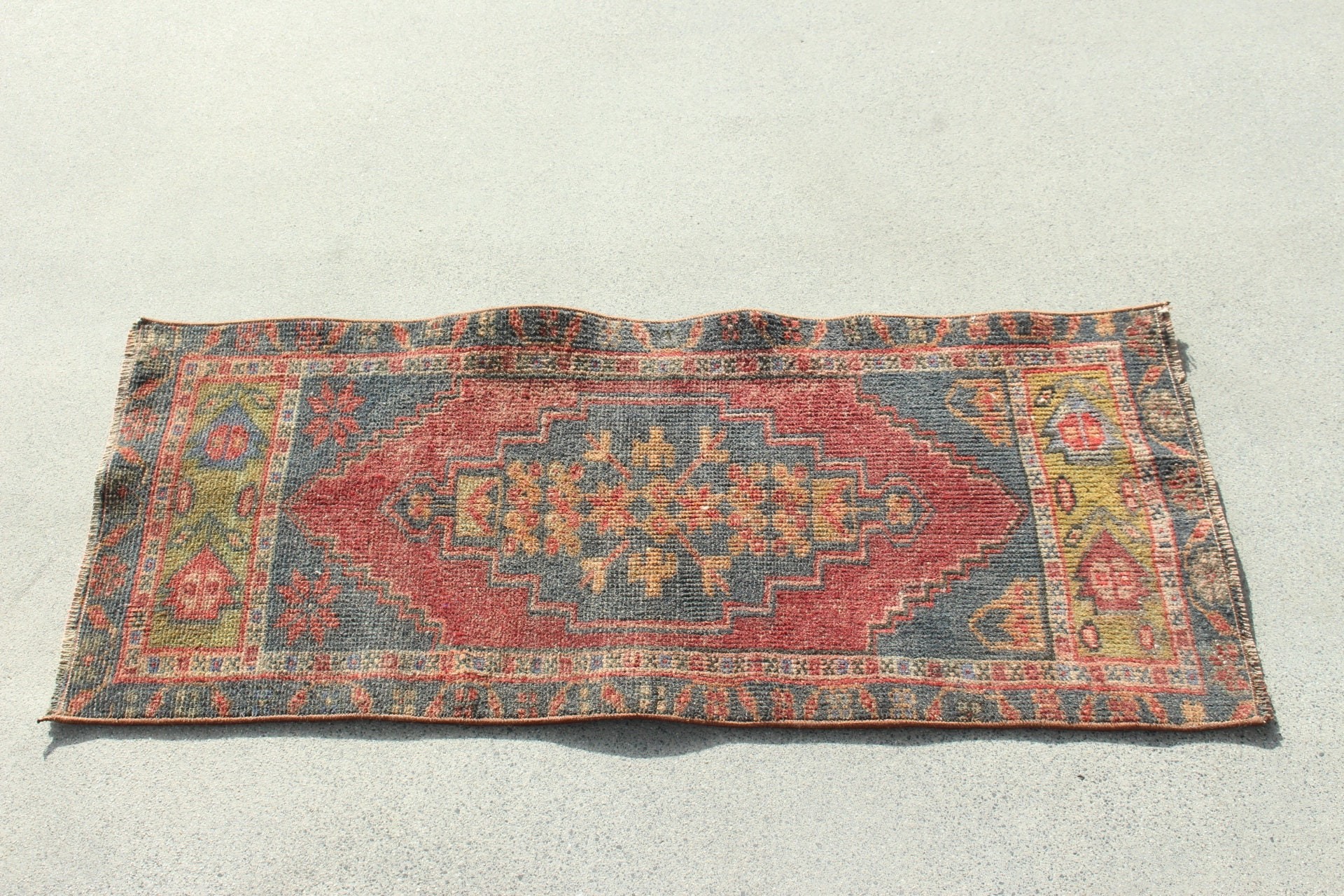 Giriş Halısı, Geometrik Halı, Türk Halısı, Estetik Halılar, Banyo Halıları, Kırmızı El Dokuma Halı, 1.5x3.1 ft Küçük Halılar, Vintage Halı