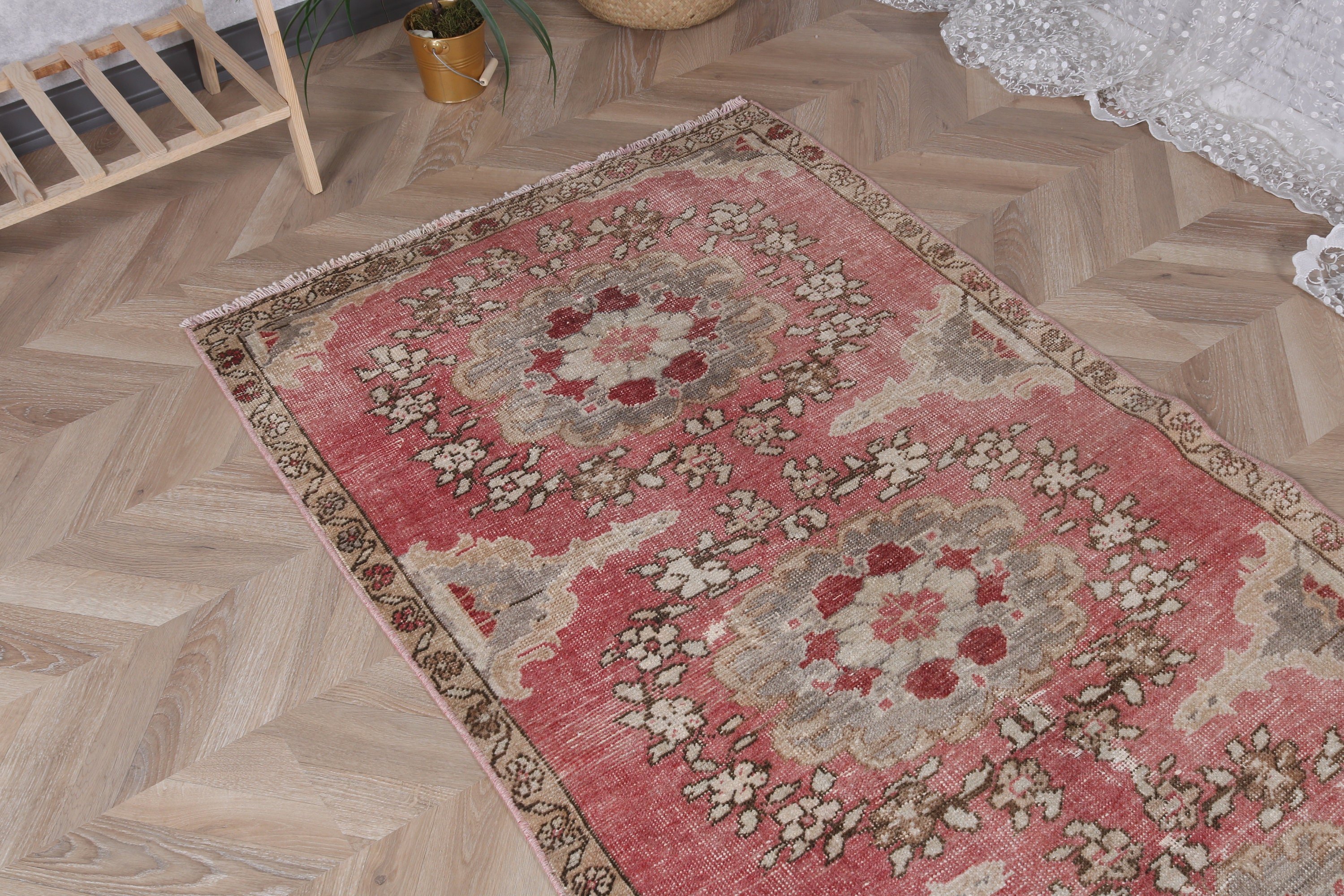 Türk Halıları, Oryantal Halı, Kabile Halısı, Çocuk Halısı, 3,1x6,1 ft Vurgulu Halı, Vintage Vurgulu Halı, Havalı Halılar, Pembe Nötr Halılar, Vintage Halı