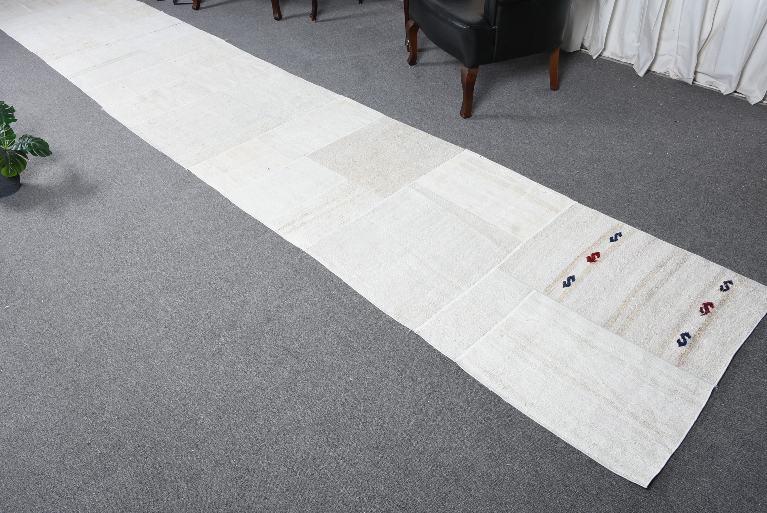 Oryantal Halı, Ofis Halısı, Koridor Halısı, 3x17.9 ft Yolluk Halıları, Beyaz Soğuk Halılar, Mutfak Halıları, Koridor Halıları, Vintage Halılar, Türk Halısı