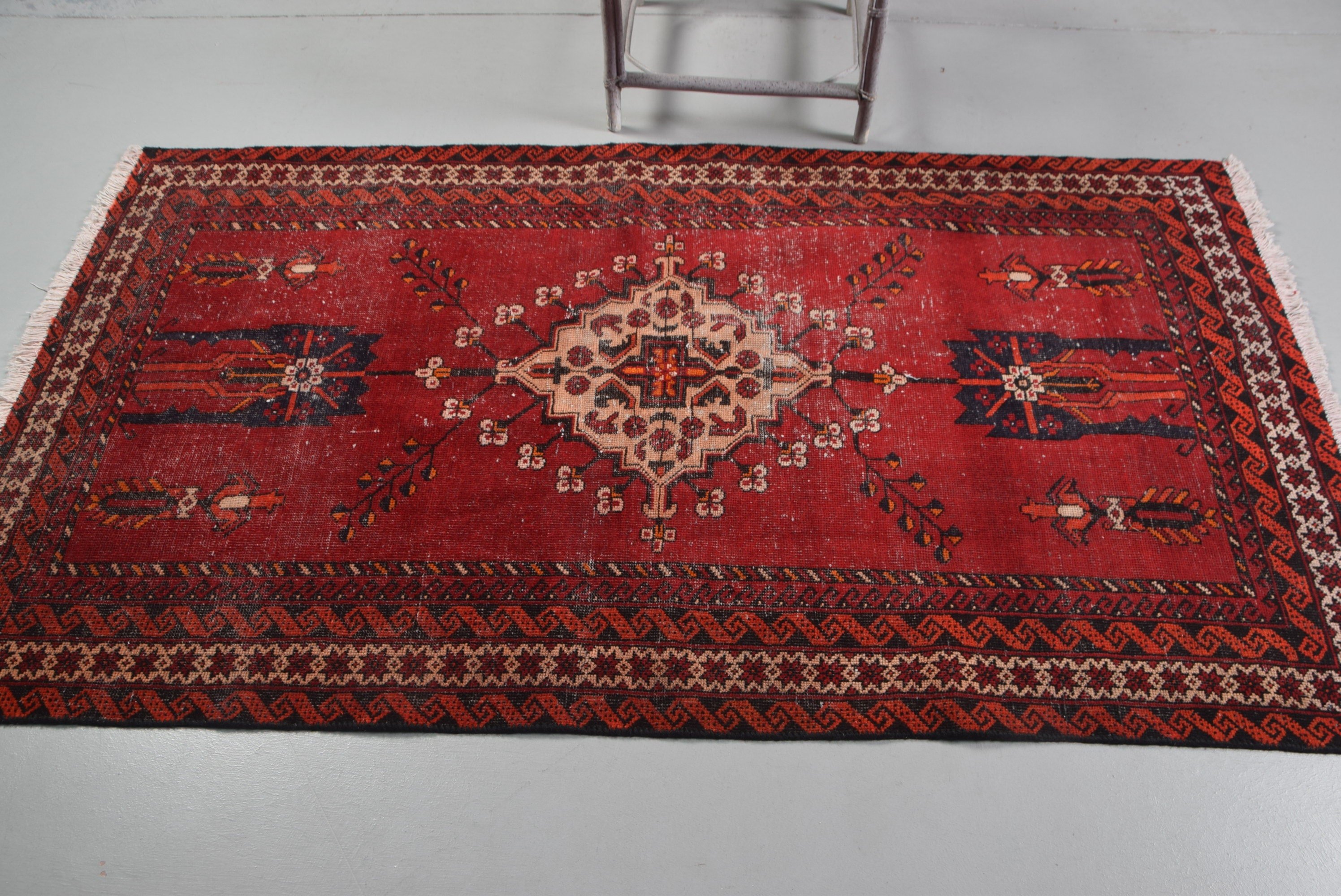 Sessiz Halı, 3.9x6.8 ft Alan Halıları, Oushak Halısı, İç Mekan Halısı, Yemek Odası Halıları, Vintage Halı, Kırmızı Oushak Halısı, Türk Halısı, Mutfak Halıları