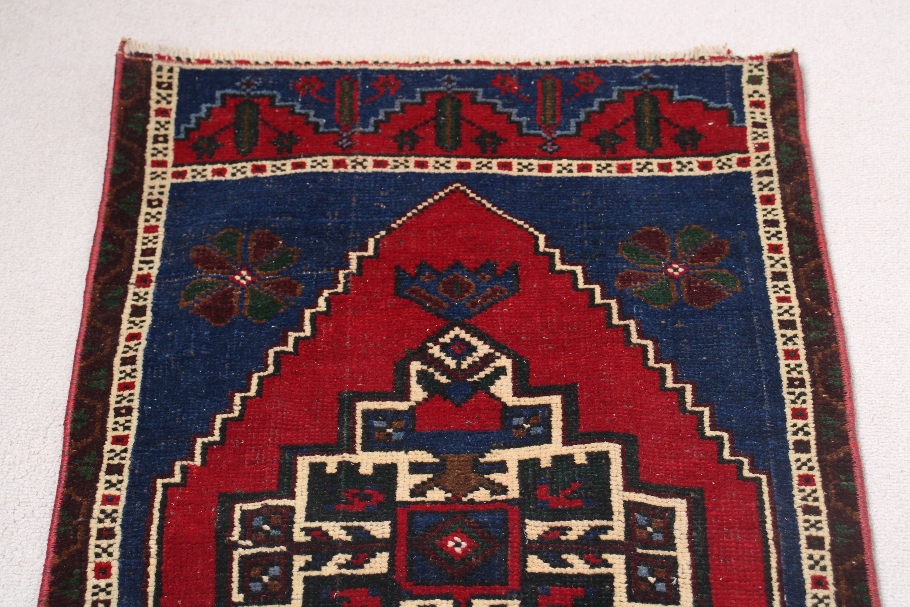 Kırmızı Açıklama Halıları, Küçük Alan Halıları, Türk Halıları, Vintage Halı, Yatak Odası Halısı, 1.8x3 ft Küçük Halı, Lüks Halı, Banyo Halıları, Çocuk Halıları