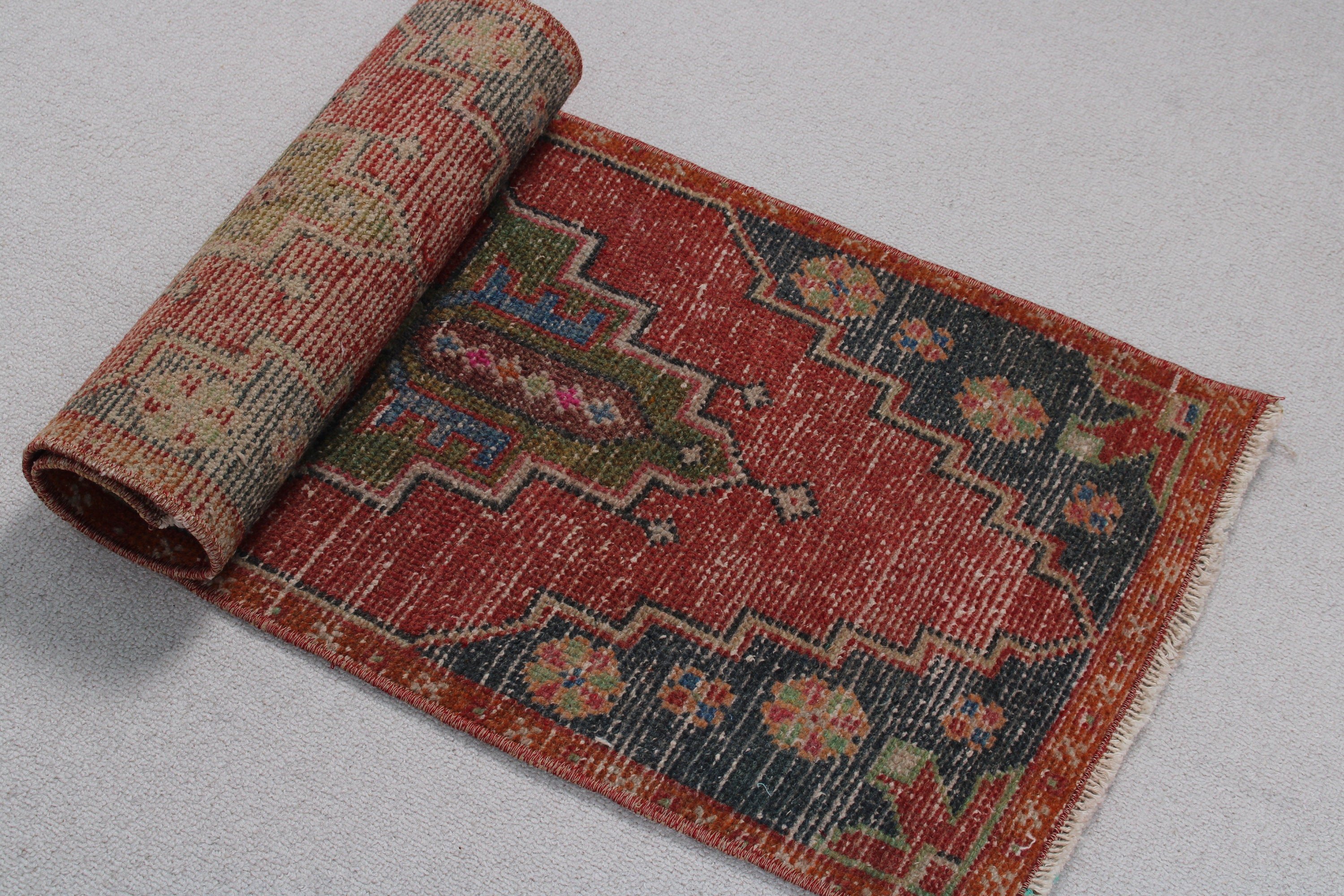 1.5x3.3 ft Küçük Halı, Vintage Halılar, Yeşil Soğuk Halı, Nötr Halı, Kapı Paspas Halıları, Banyo Halısı, Türkiye Halısı, Oryantal Halı, Türk Halısı