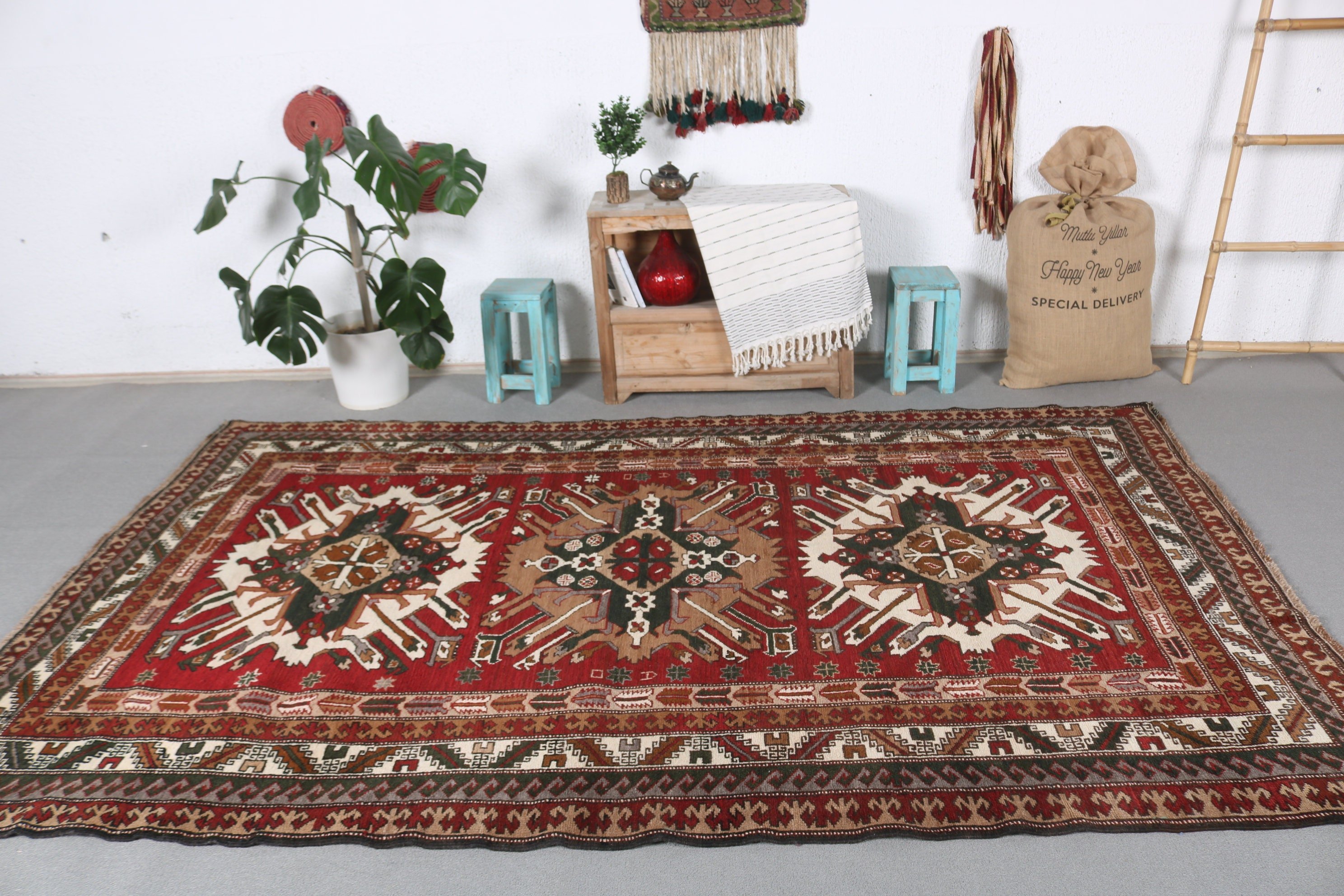 Bedroom Rug, Distressed Rug, 5.9x9.7 ft Large Rug, Living Room Rug, Turkish Rugs, Oushak Rug, Vintage Rugs, Anatolian Rugs, Red Oushak Rugs