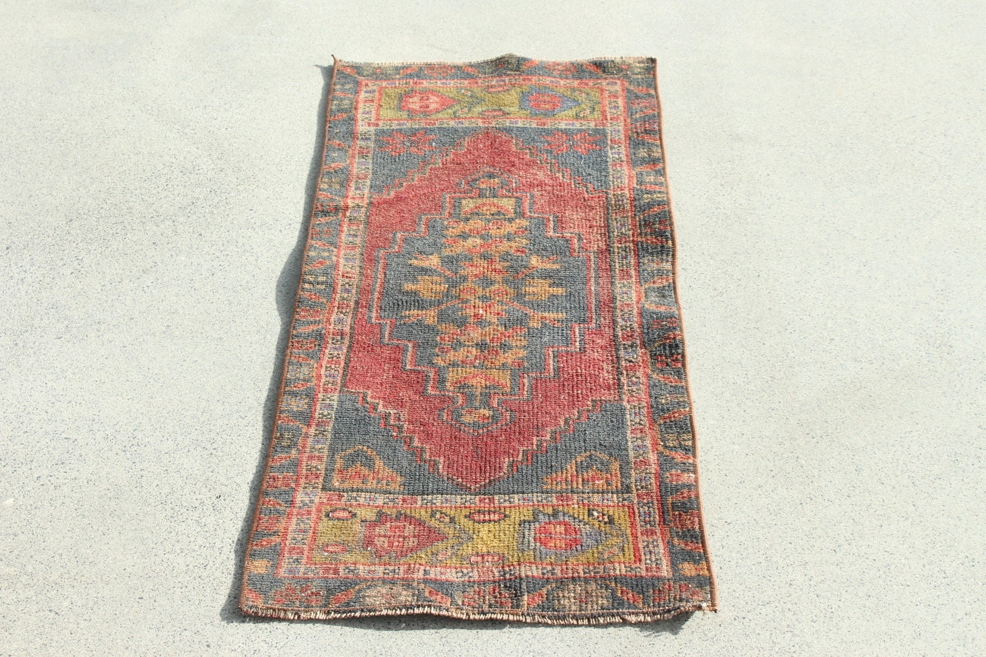 Giriş Halısı, Geometrik Halı, Türk Halısı, Estetik Halılar, Banyo Halıları, Kırmızı El Dokuma Halı, 1.5x3.1 ft Küçük Halılar, Vintage Halı