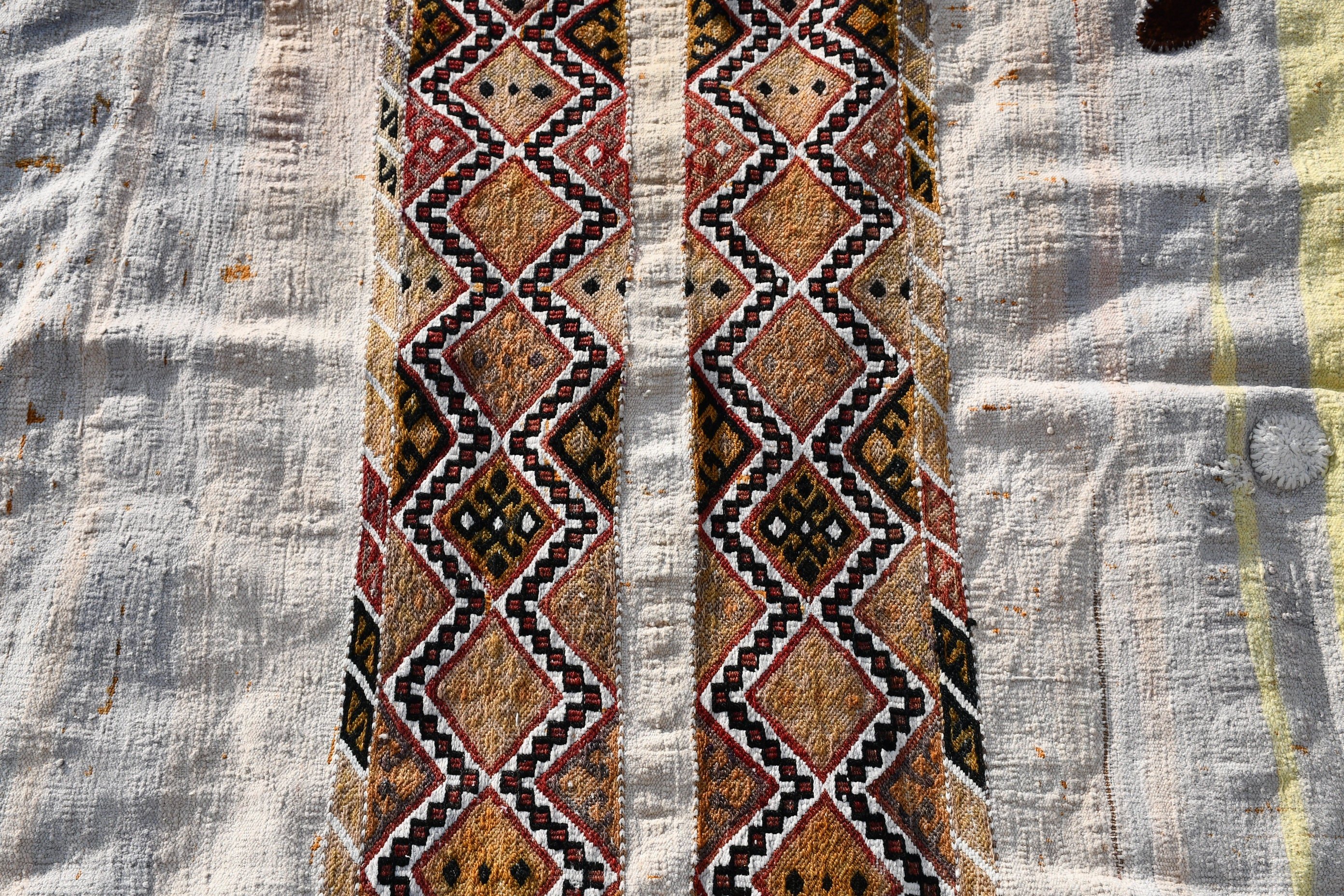 Soluk Halı, Türk Halısı, Çocuk Halısı, 4.3x4.6 ft Aksan Halıları, Kilim, Sarı Soğuk Halı, Mutfak Halısı, Vintage Halılar, Havalı Halılar, Mutfak Halıları