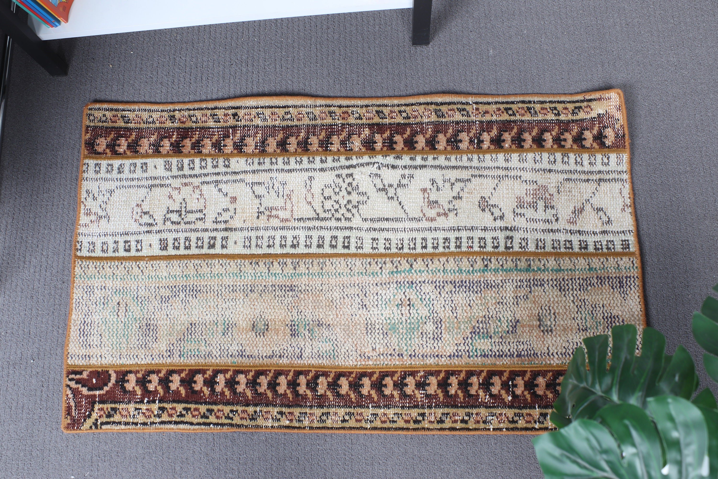 Türk Halıları, Küçük Vintage Halılar, El Dokuma Halı, 1.9x3.2 ft Küçük Halı, Kahverengi Geometrik Halılar, Duvara Asılı Halı, Geometrik Halılar, Vintage Halılar