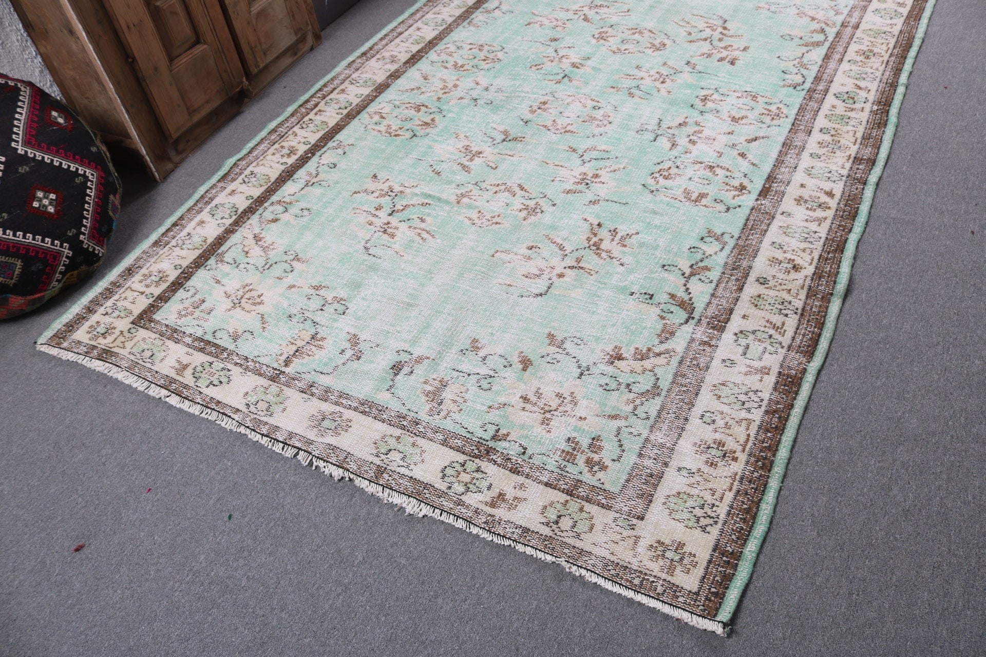 Vintage Halılar, 5.6x8.4 ft Büyük Halı, Yeşil Zemin Halısı, Büyük Boho Halıları, Oushak Halıları, Lüks Halılar, Yemek Odası Halıları, Türk Halısı