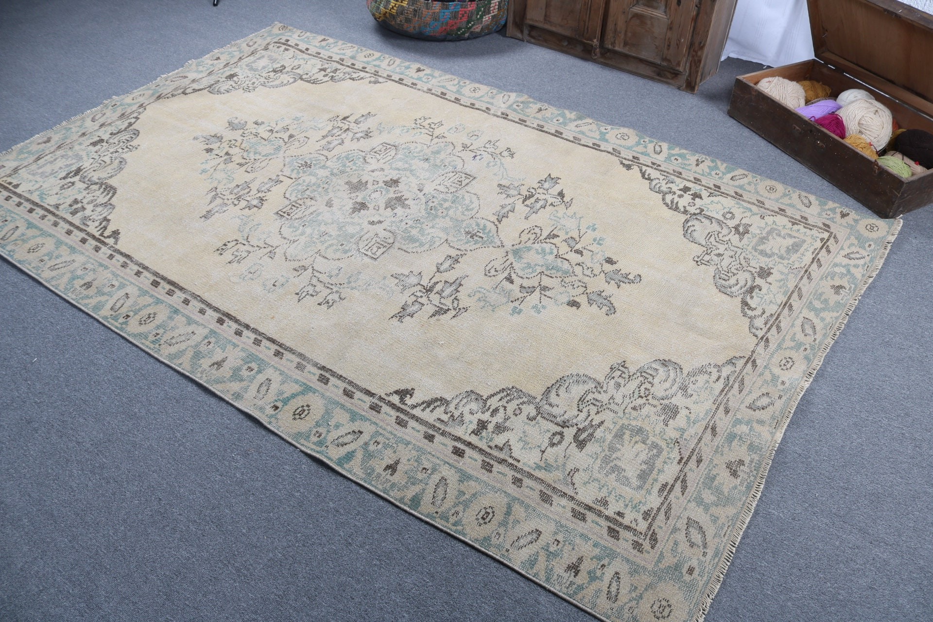 Large Vintage Rug, 5.4x8.5 ft Large Rugs, Bedroom Rug, Vintage Rugs, Home Decor Rugs, Turkish Rugs, Beige Anatolian Rugs, Moroccan Rugs