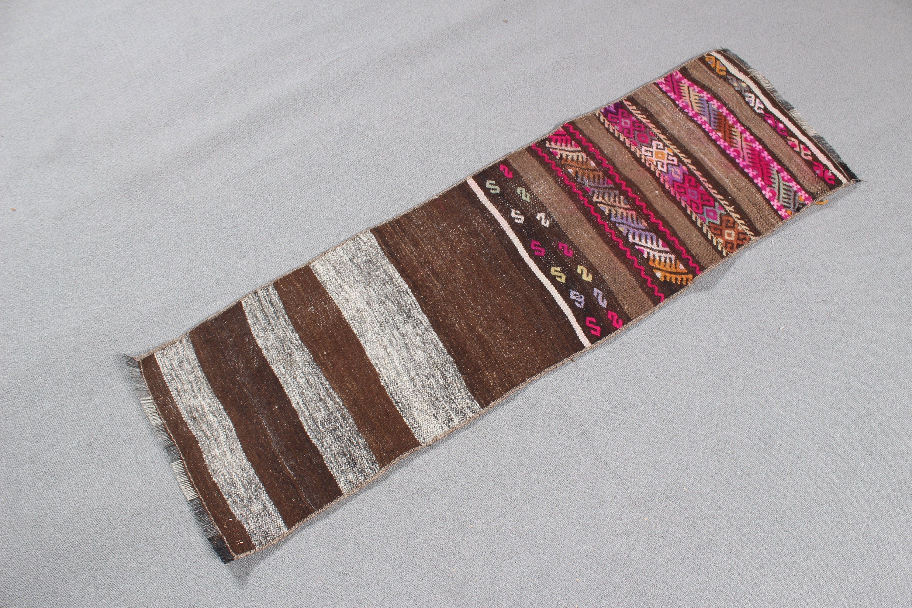 Antika Halı, 1.4x4.2 ft Küçük Halı, Vintage Halılar, Düz Dokuma Halı, Kahverengi Antika Halılar, Paspas Halısı, Kabile Halısı, Kilim, Türk Halısı, Banyo Halıları