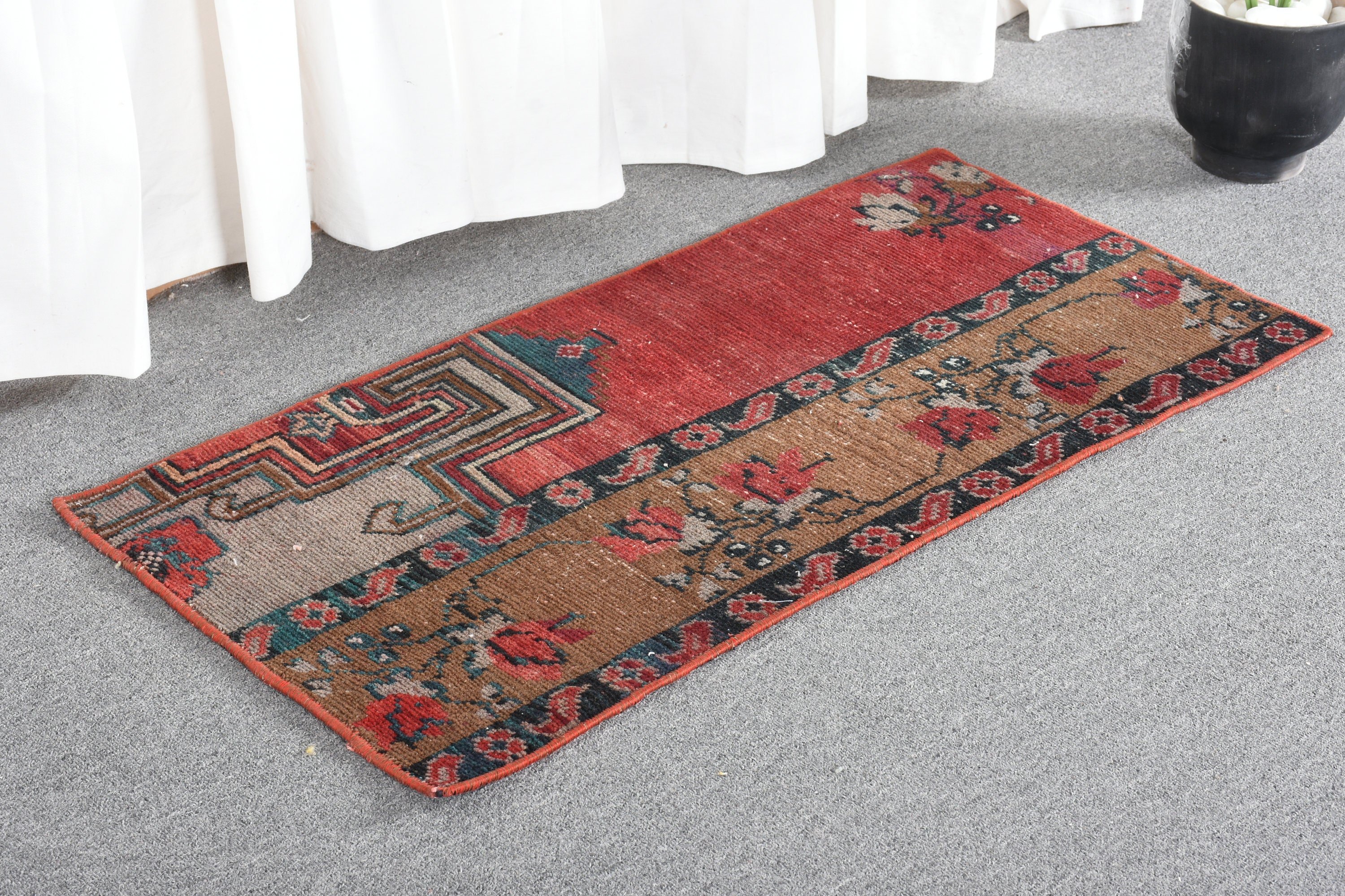 1.5x3.1 ft Small Rug, Rugs for Entry, Wall Hanging Rug, Door Mat Rugs, Turkish Rug, Home Decor Rug, Red Wool Rug, Vintage Rug, Oushak Rugs