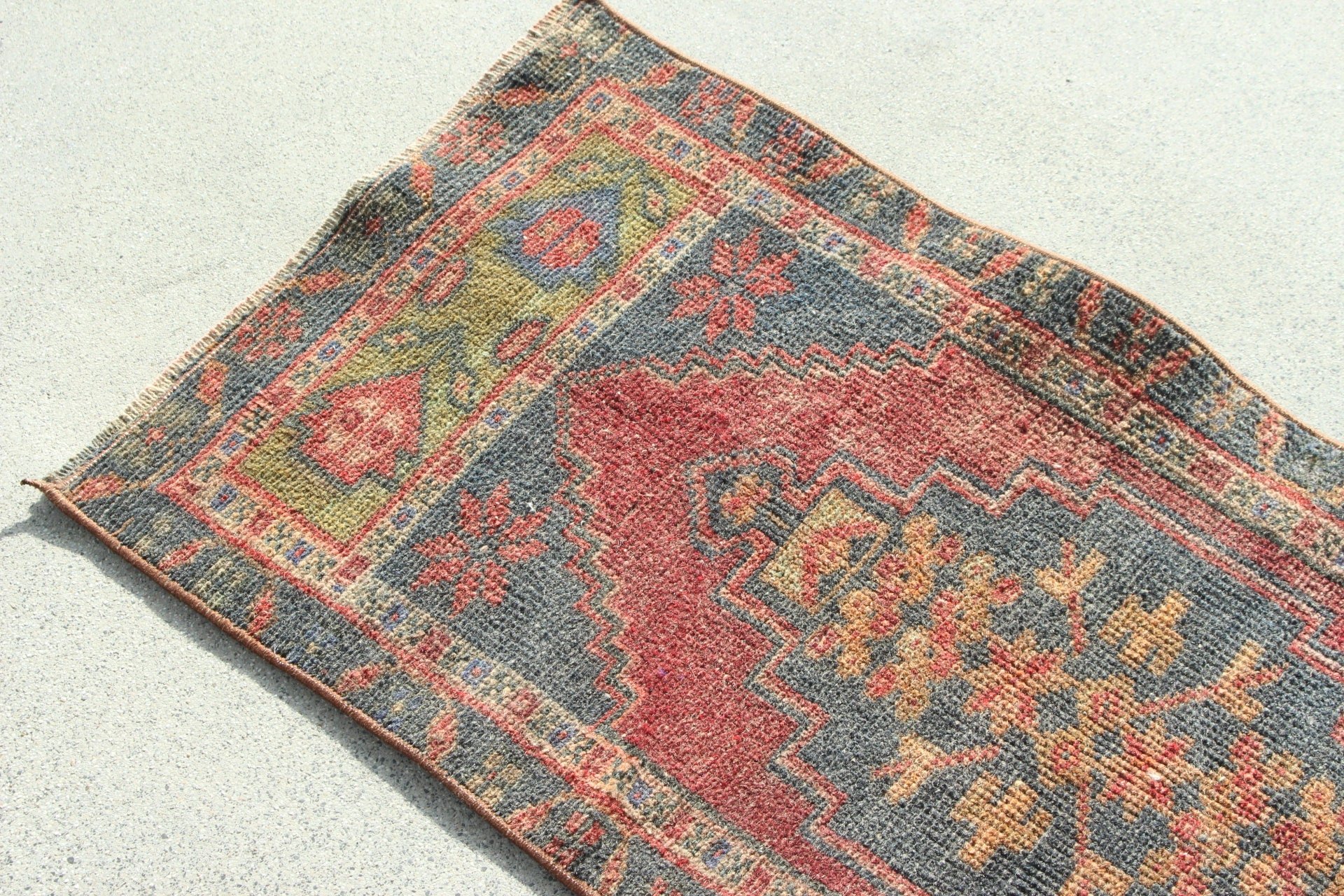 Giriş Halısı, Geometrik Halı, Türk Halısı, Estetik Halılar, Banyo Halıları, Kırmızı El Dokuma Halı, 1.5x3.1 ft Küçük Halılar, Vintage Halı