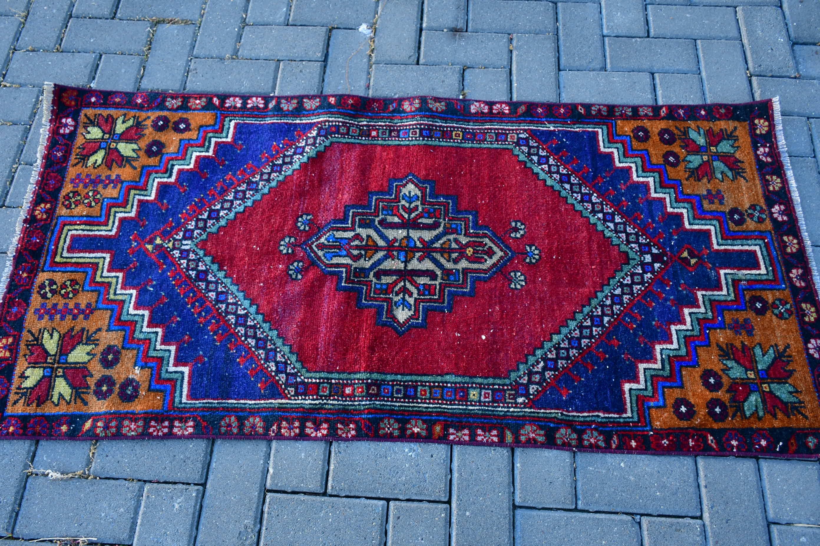 Kırmızı Oryantal Halı, 2.4x4.9 ft Küçük Halı, Banyo Halısı, Antika Halılar, Havalı Halılar, Türk Halıları, Mutfak Halısı, Yatak Odası Halıları, Vintage Halılar