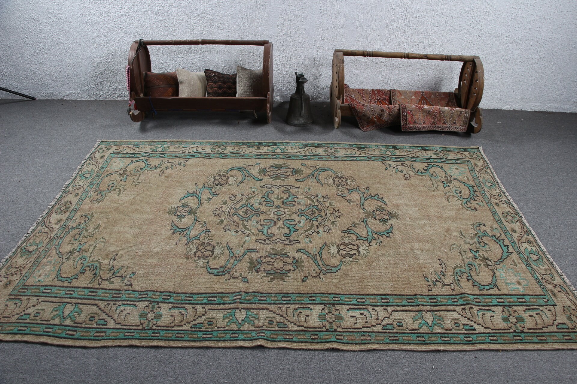 Turkish Rug, 5.4x8.1 ft Large Rug, Vintage Rug, Anatolian Rugs, Living Room Rugs, Oushak Rug, Dining Room Rug, Pale Rug, Brown Antique Rug