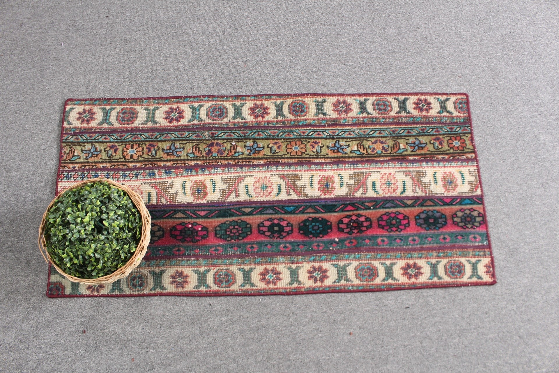 Yeşil Anadolu Halıları, 1.6x3.5 ft Küçük Halılar, Yün Halılar, Yatak Odası Halısı, Havalı Halı, Banyo Halısı, Araba Paspas Halıları, Türk Halısı, Vintage Halı