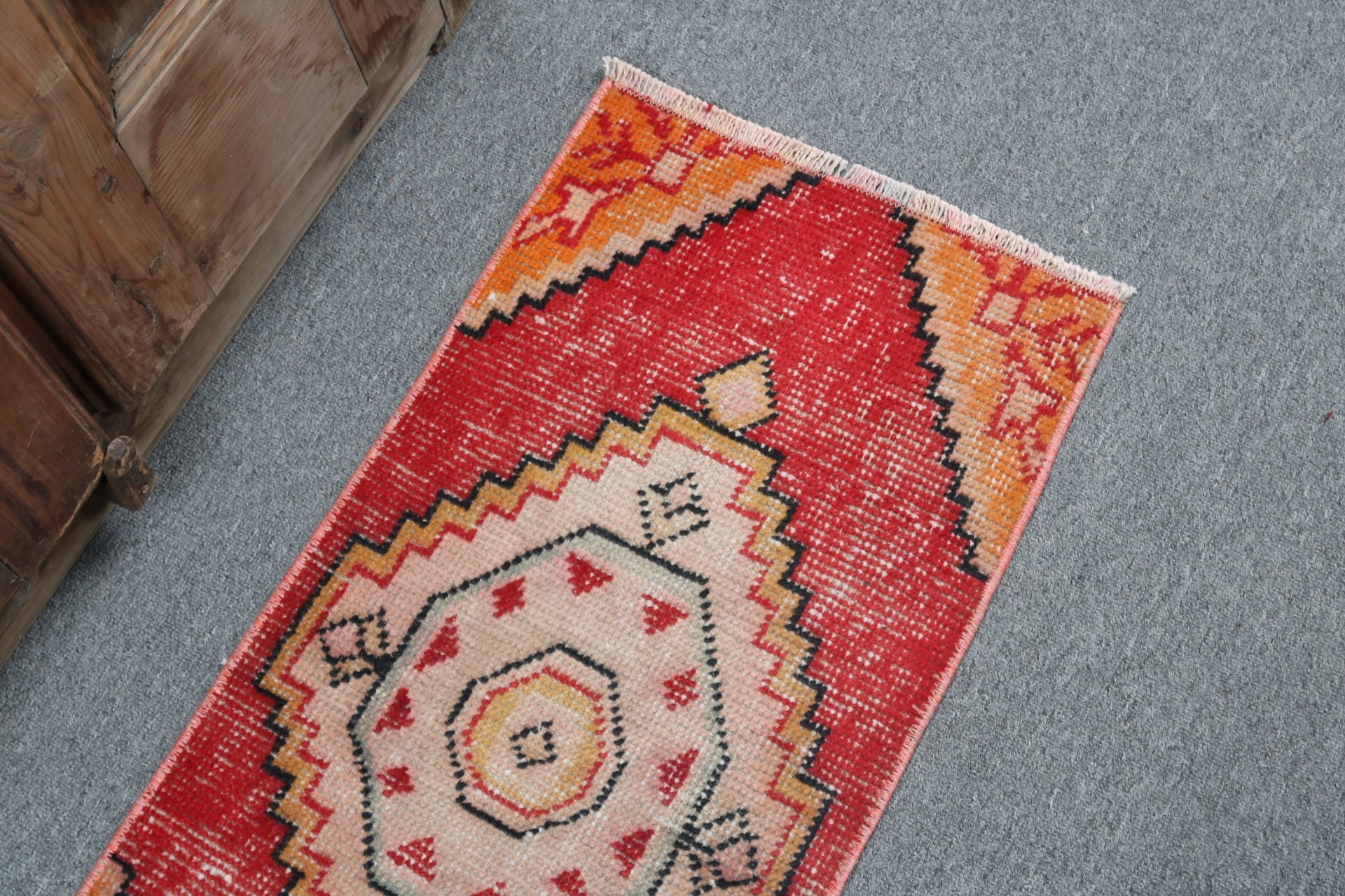 Yer Halıları, Kırmızı El Dokuma Halı, Ofis Halıları, Vintage Halılar, Duvara Asılı Halı, 1.2x2.5 ft Küçük Halılar, Boho Halı, Türk Halıları, Mutfak Halıları