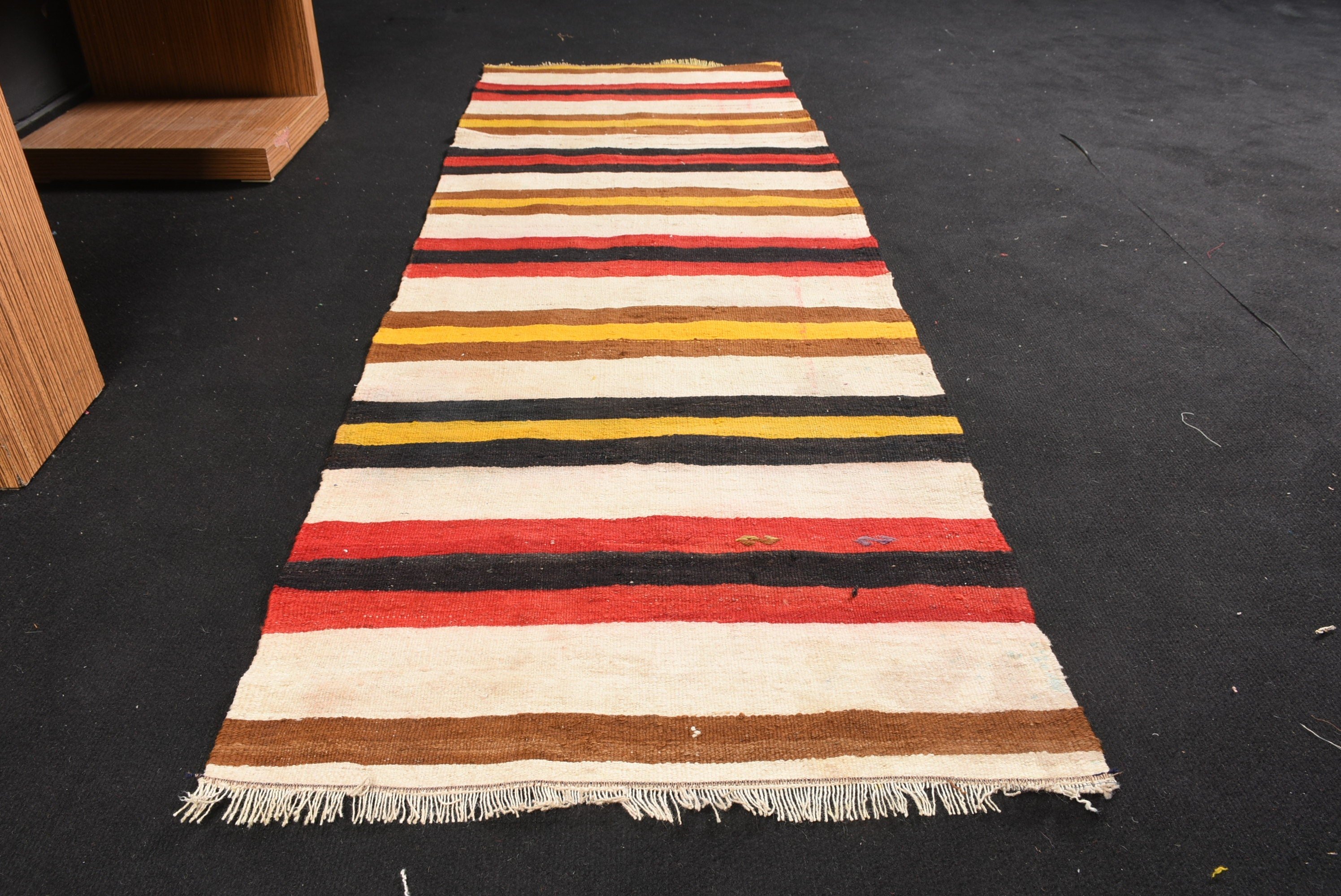 Vintage Halı, Türk Halıları, Kilim, Merdiven Halısı, 2,3x6,7 ft Yolluk Halıları, Koridor Halıları, Sanat Halısı, Oryantal Halı, Havalı Halı, Bej Antika Halılar