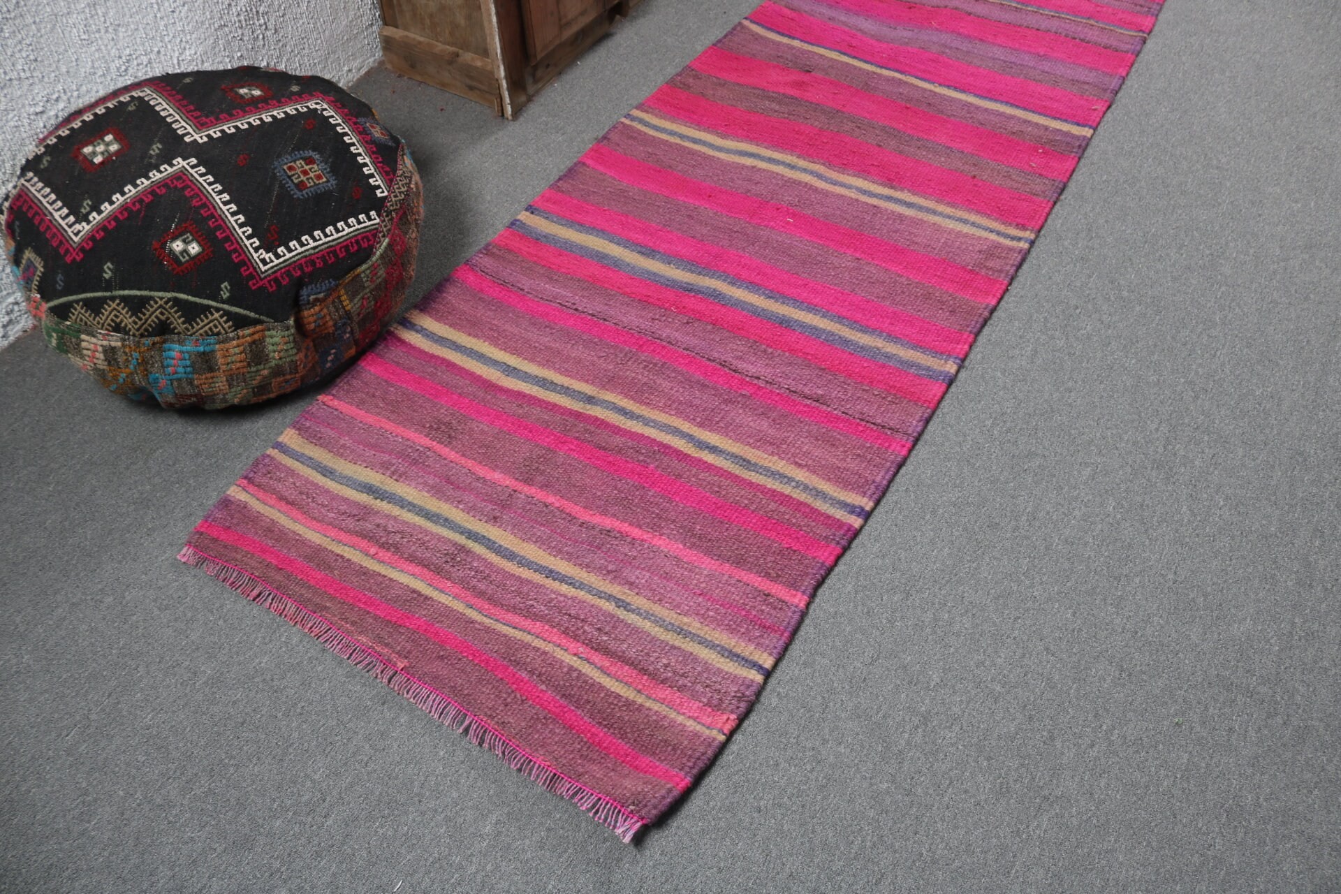 Pembe Oryantal Halılar, Türk Halıları, Geometrik Halılar, Koridor Halıları, 2.8x10.6 ft Runner Halıları, Vintage Halı, Oushak Halısı, Beni Ourain Runner Halıları