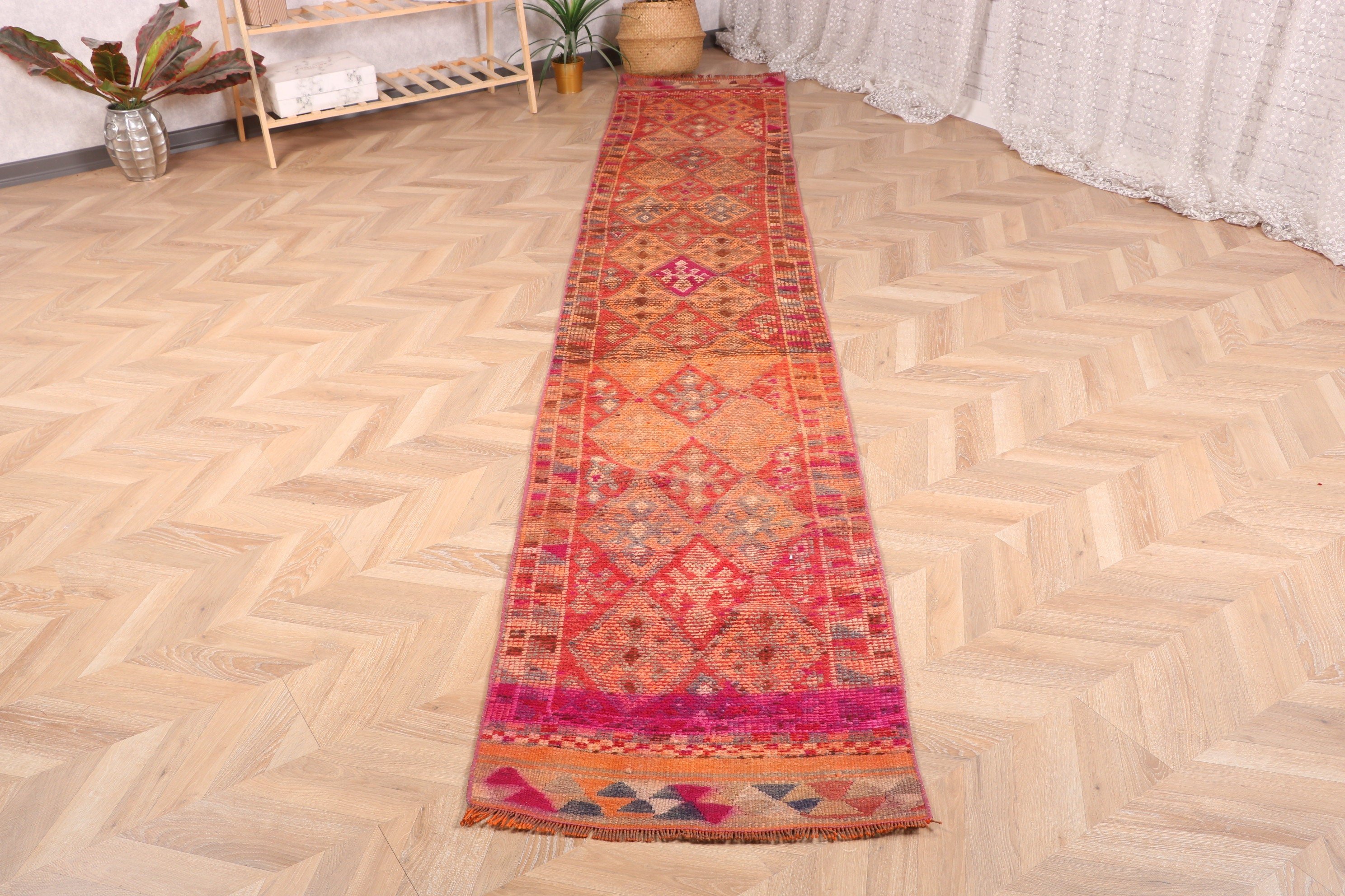 Koridor Halısı, Vintage Halılar, Oryantal Halı, Uzun Yolluk Halıları, 2.2x12.4 ft Yolluk Halısı, Türk Halıları, Pembe El Dokuma Halılar, Yatak Odası Halıları