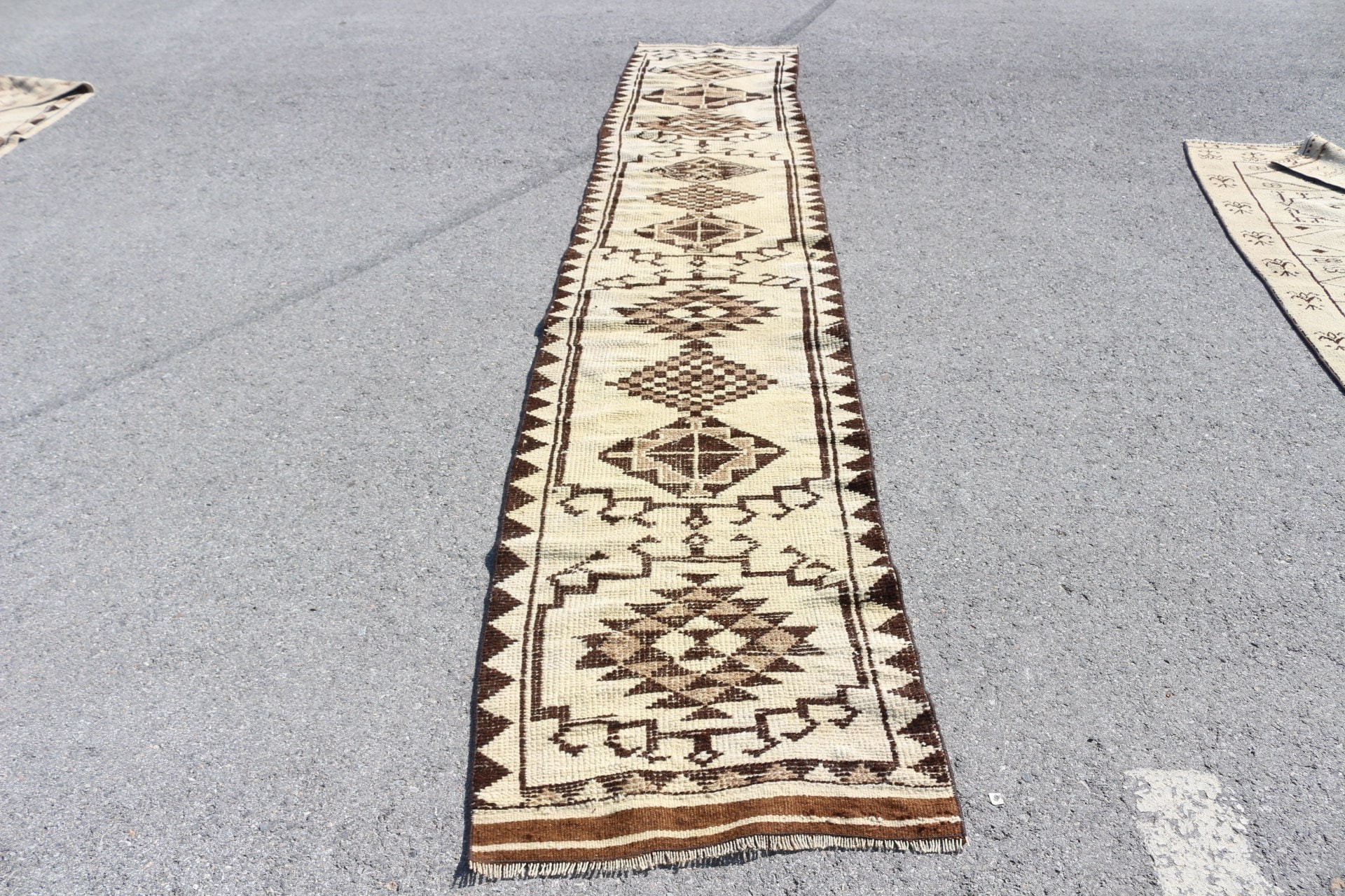 Yün Halılar, 2.4x13.9 ft Yolluk Halıları, Koridor Halısı, Türk Halısı, Koridor Halıları, Mutfak Halısı, Vintage Halılar, Bej Antika Halı, Organik Halı