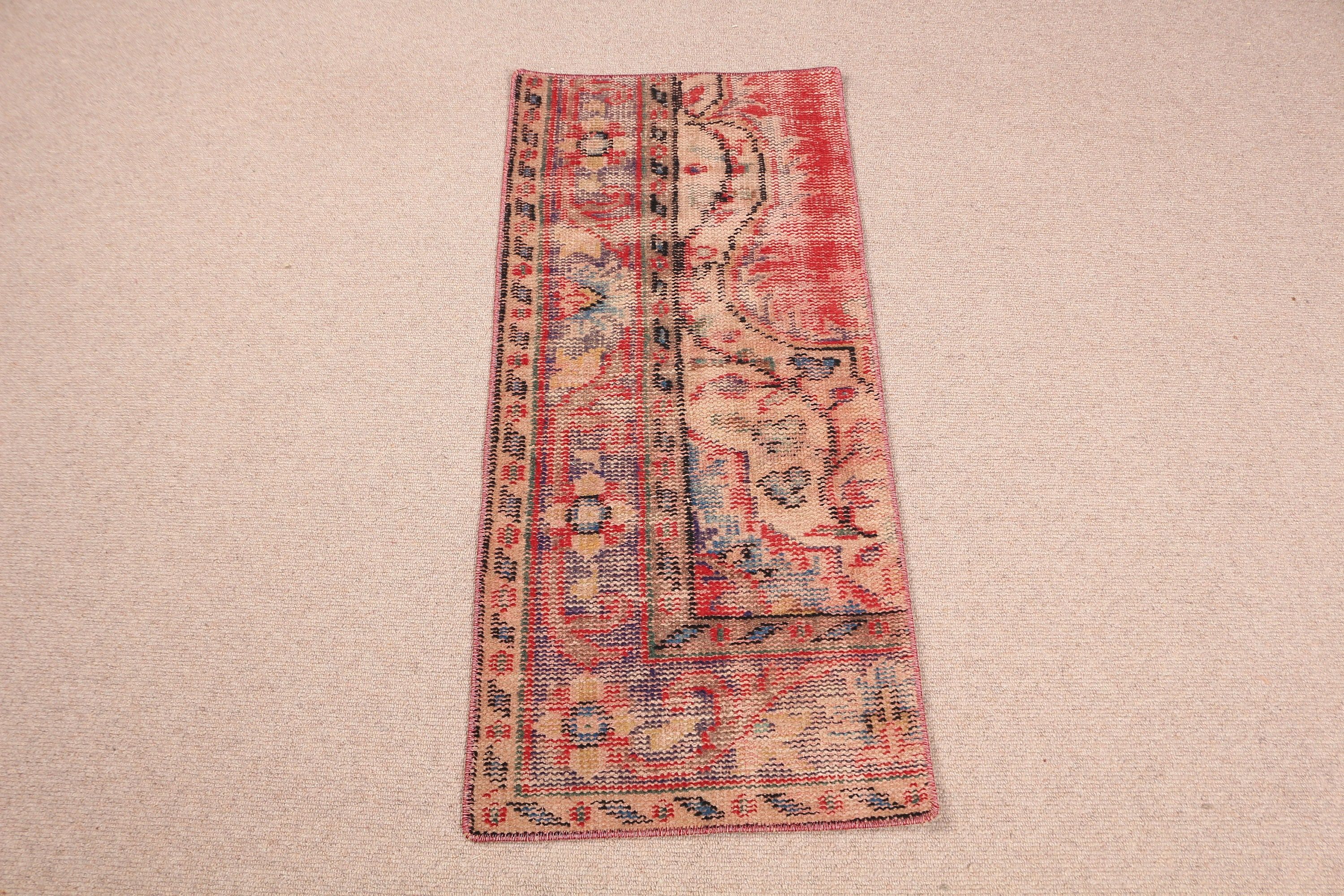 Kapı Paspası Halıları, 1.5x3.3 ft Küçük Halı, Fas Halıları, Türk Halısı, Duvara Asılı Halı, Vintage Halı, Kabile Halıları, Kırmızı Oushak Halısı