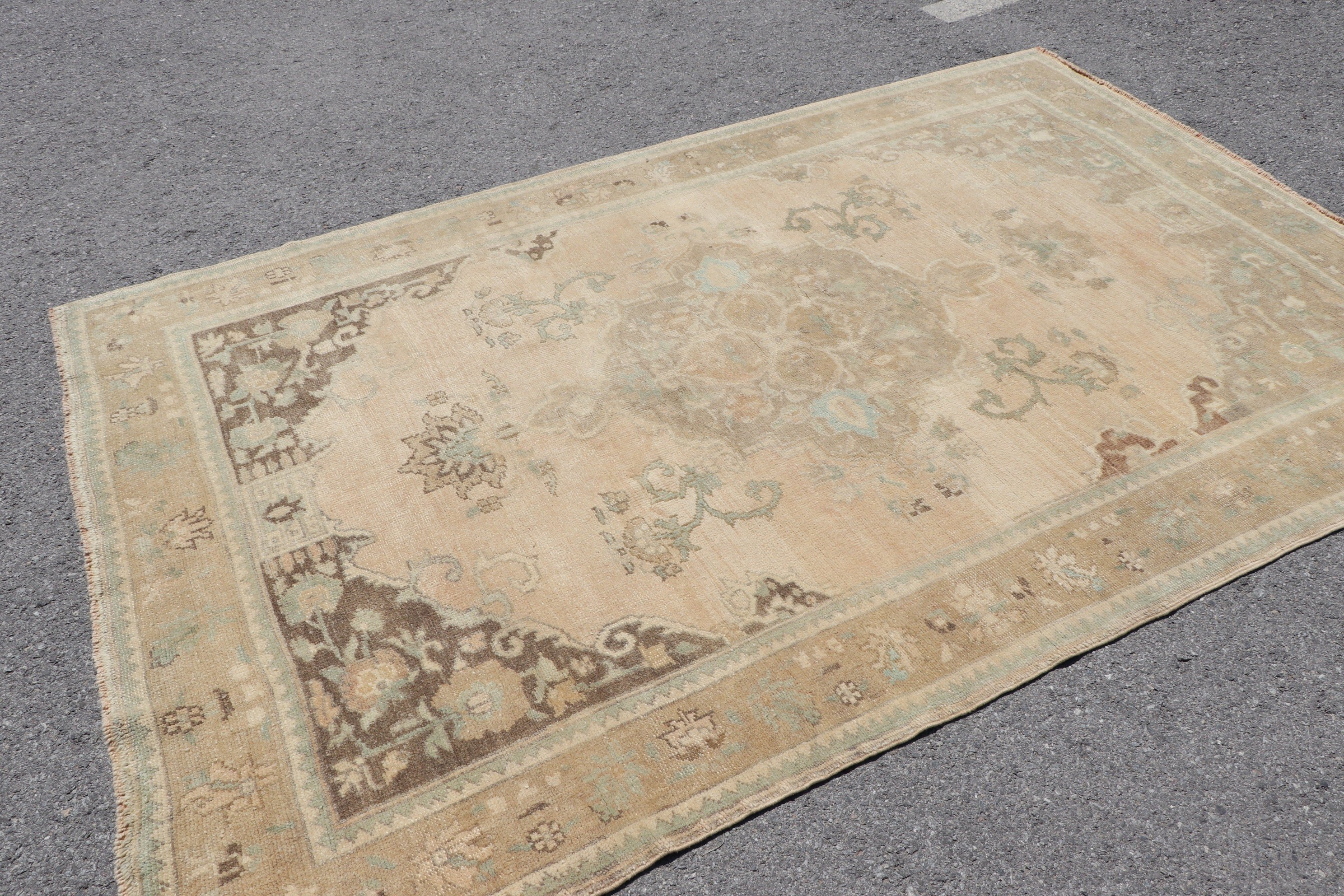 Antique Rug, Floor Rug, 5.6x8.5 ft Large Rug, Bedroom Rug, Kitchen Rug, Beige Oushak Rug, Turkish Rugs, Vintage Rug, Dining Room Rug