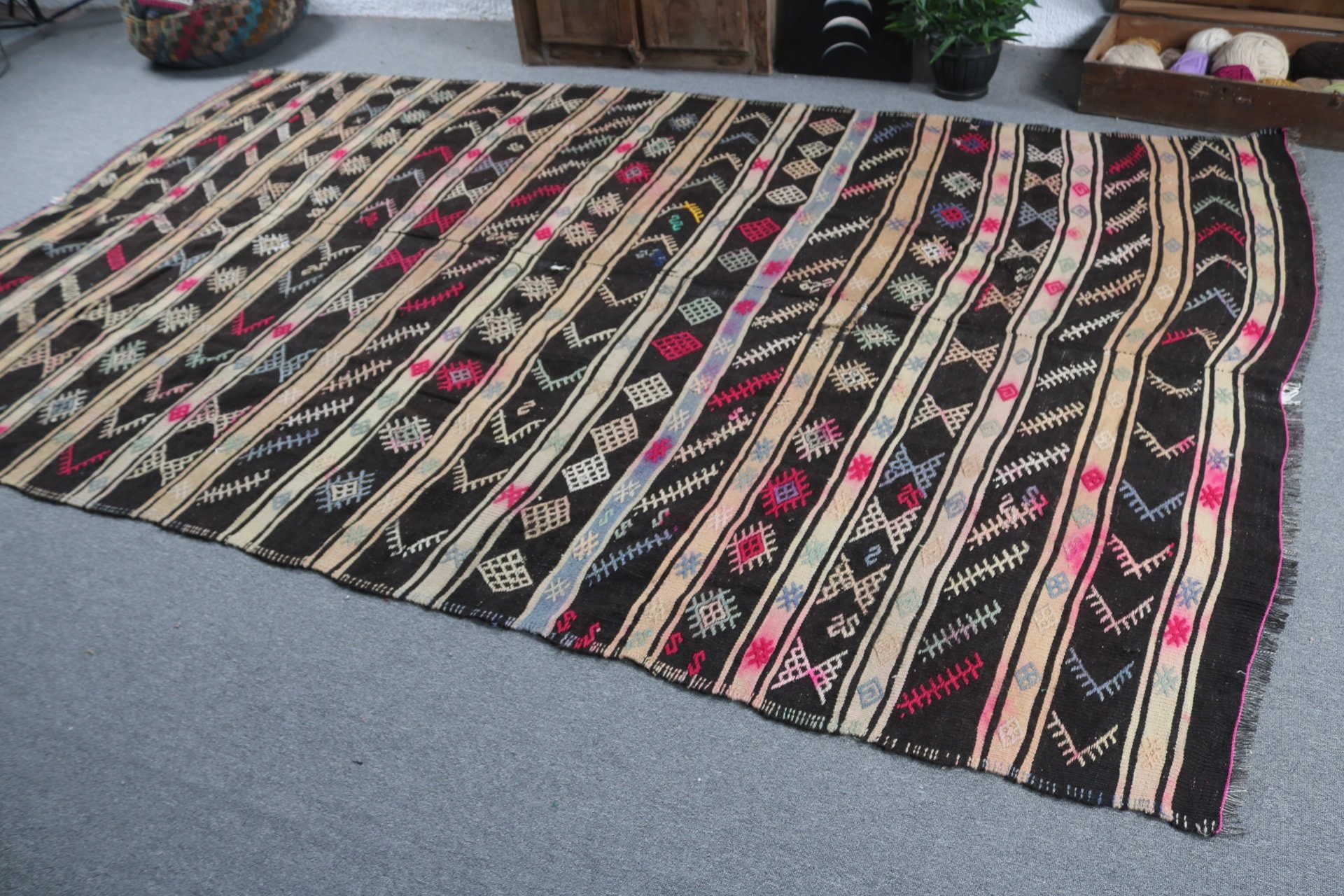 Luxury Rug, Black Oushak Rugs, Turkish Rug, Anatolian Rug, Kilim, Vintage Rugs, Oversize Turkish Rug, Boho Rug, 6.6x10.8 ft Oversize Rugs