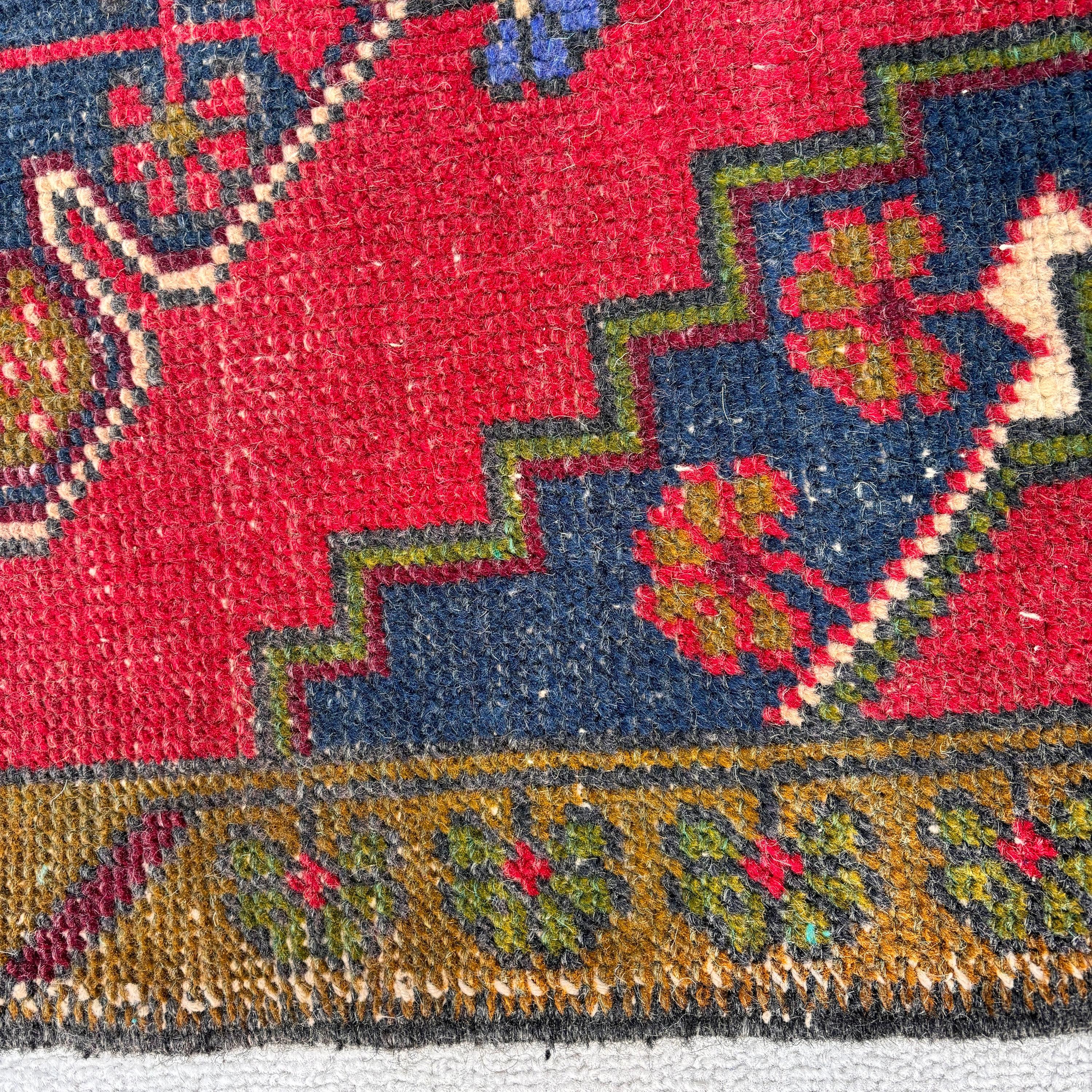 Türk Halıları, Vintage Halı, Etnik Halı, Geometrik Halı, Küçük Alan Halısı, Mutfak Halısı, Kırmızı Soğuk Halılar, 1.7x3.8 ft Küçük Halı, Küçük Vintage Halı