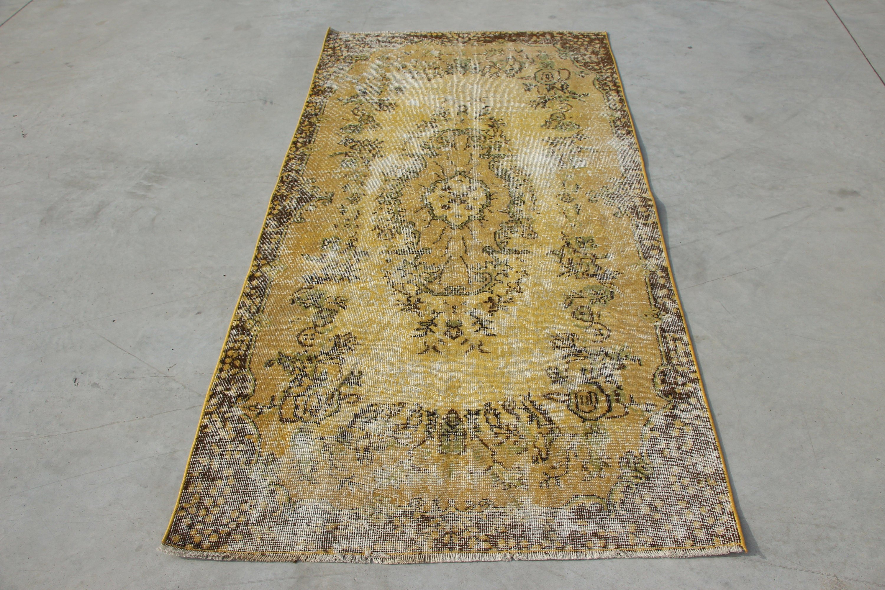 Yemek Odası Halısı, İç Mekan Halıları, Türk Halısı, 3,6x6,9 ft Alan Halıları, Çocuk Odası Halısı, Oushak Halısı, Vintage Halı, Sarı Mutfak Halısı, Havalı Halılar