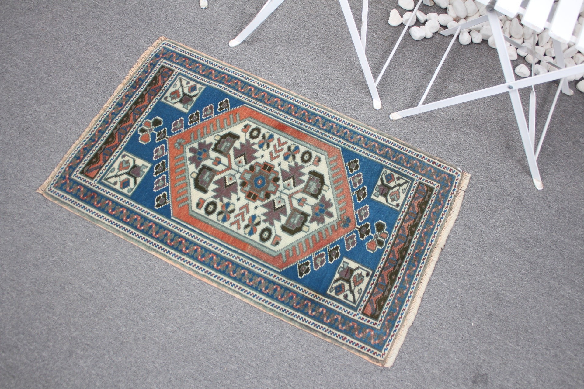 Mavi Yün Halılar, Oryantal Halılar, Banyo Halısı, Türk Halısı, Havalı Halılar, Vintage Halı, Duvara Asma Halılar, 1.8x2.9 ft Küçük Halılar, Kapı Paspası Halısı