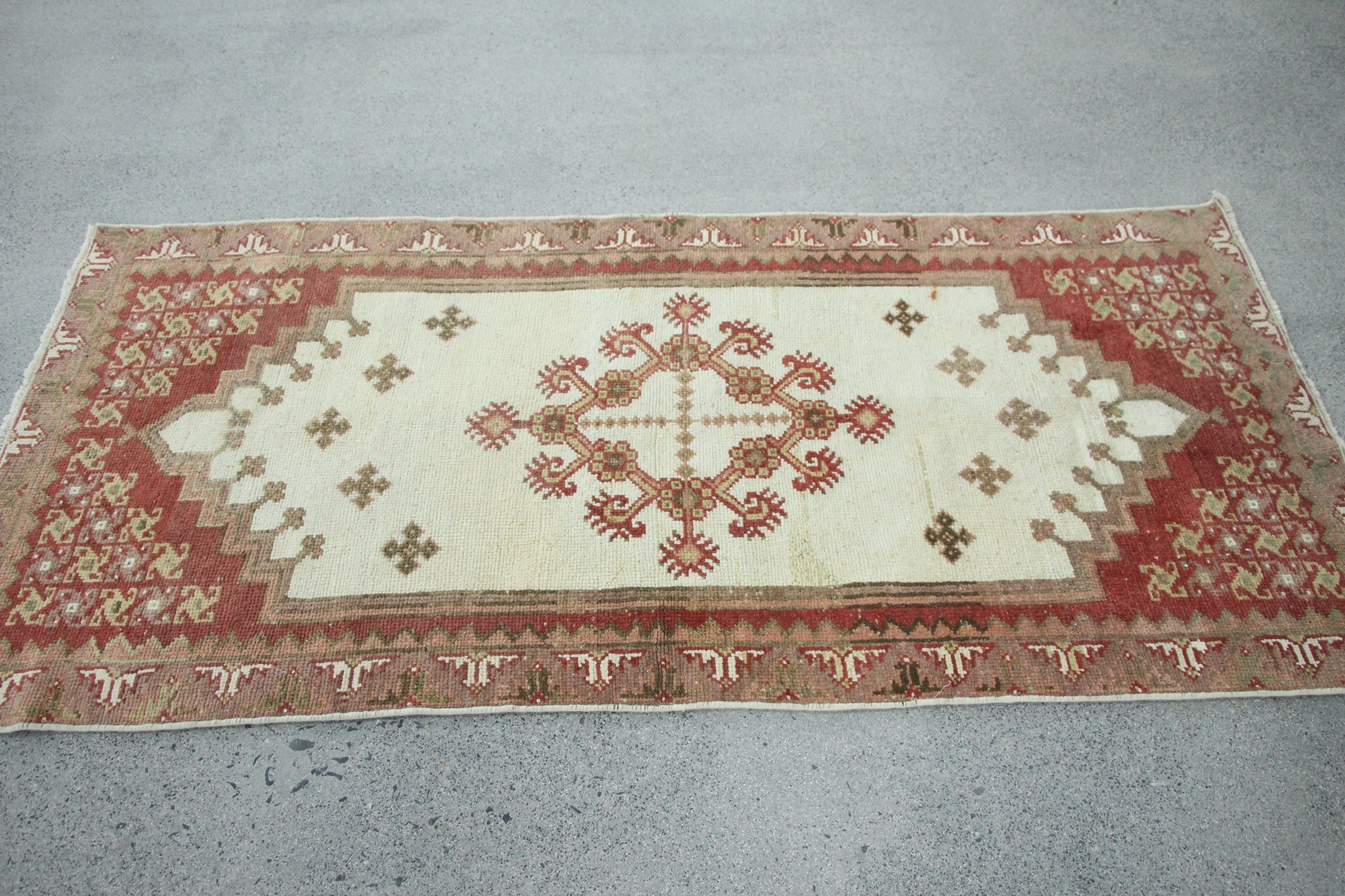 Havalı Halı, Vintage Halı, Çocuk Halısı, Yatak Odası Halıları, Giriş Halıları, Türk Halısı, Ev Dekor Halısı, Beyaz 2.9x6 ft Accent Halıları