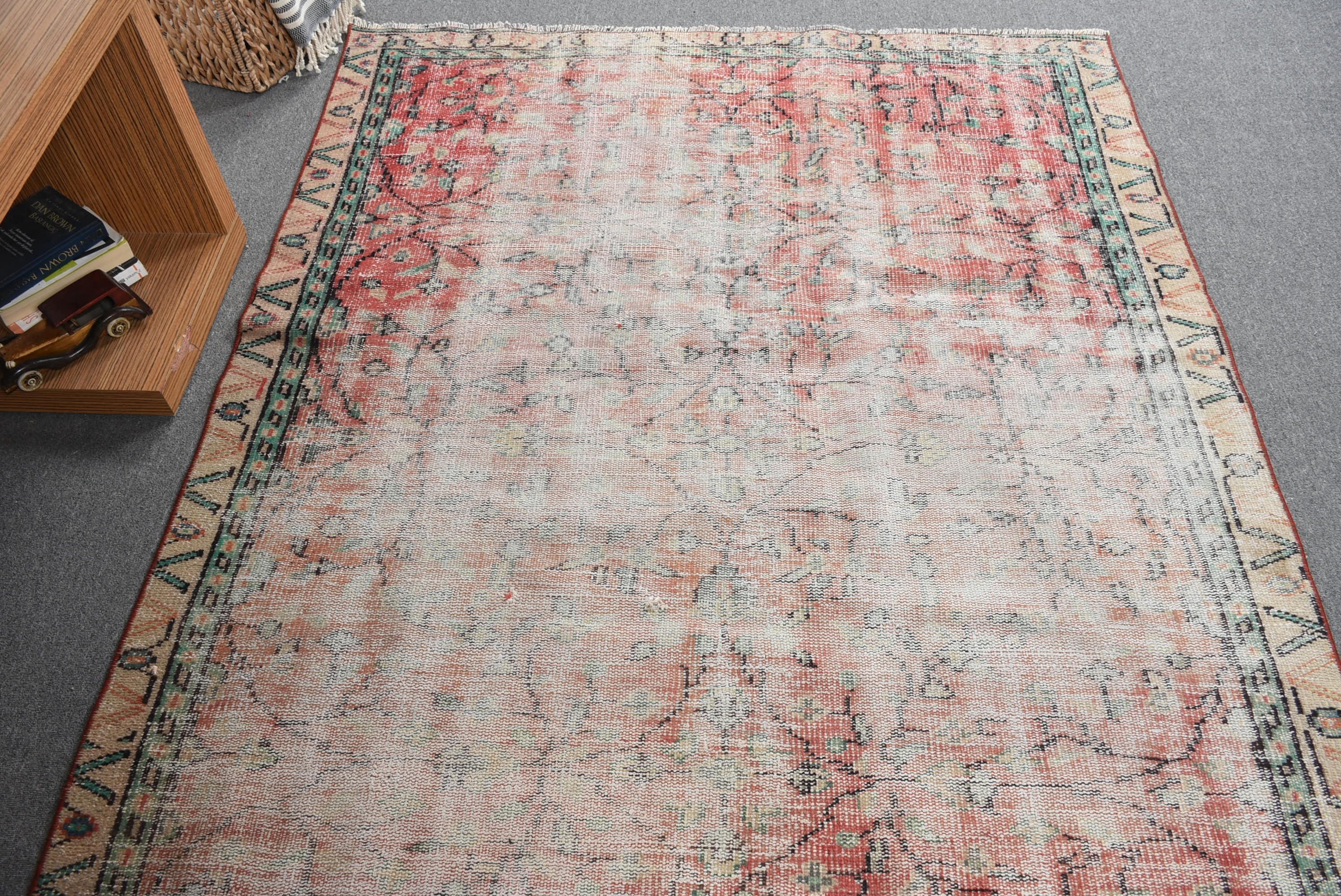 Türk Halısı, 5.1x8 ft Büyük Halı, Havalı Halılar, Soluk Halılar, Vintage Halı, Yemek Odası Halıları, Kırmızı Yatak Odası Halısı, Yatak Odası Halıları