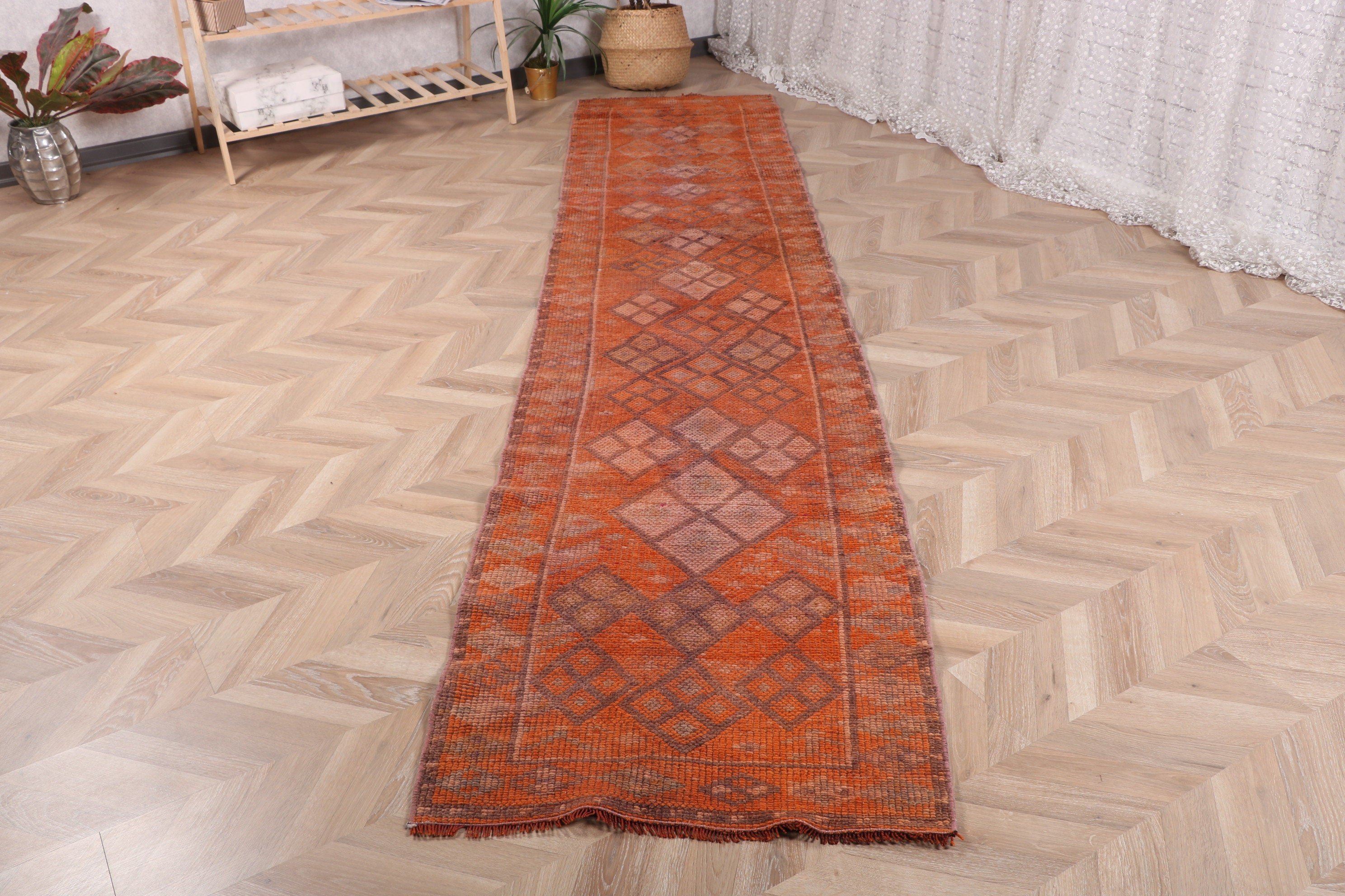 Geometrik Halı, Koridor Halısı, Vintage Halı, Türk Halıları, Lüks Halılar, Beni Ourain Runner Halısı, 2.5x11.3 ft Runner Halıları, Turuncu Yün Halılar