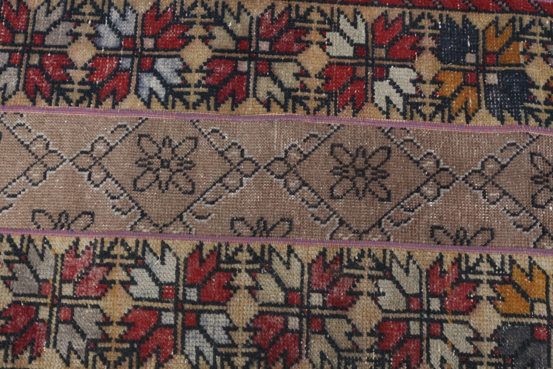 Türk Halıları, Kırmızı 1.9x5.2 ft Yolluk Halısı, Eski Halı, Koridor Halısı, Mutfak Halıları, Sanat Halısı, Vintage Halı, Yer Halısı, Anadolu Halıları