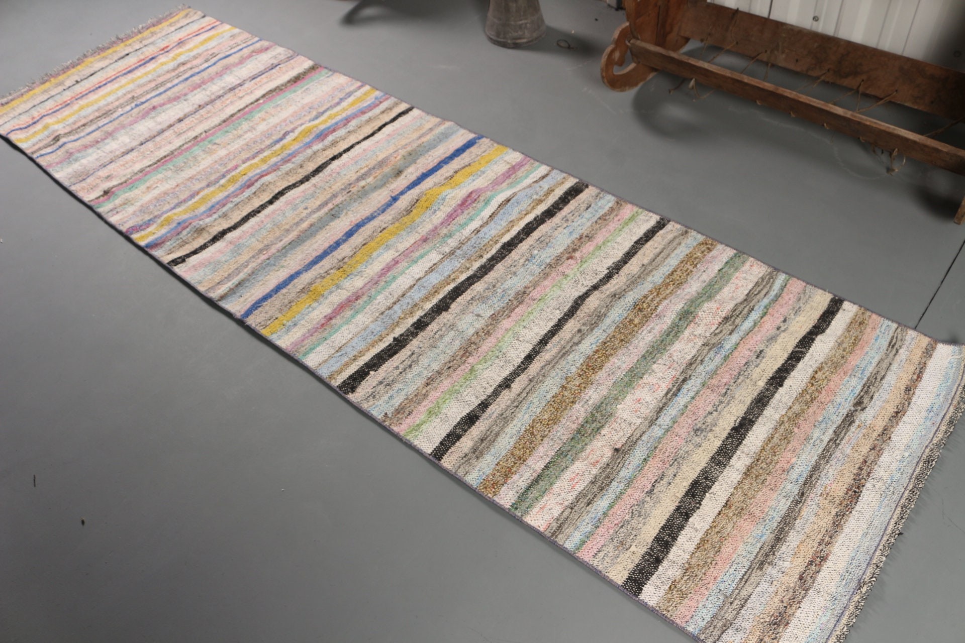 Vintage Halılar, Kilim, 2.9x9.4 ft Yolluk Halısı, Bej Mutfak Halısı, Oushak Halısı, El Yapımı Halı, Merdiven Halısı, Koridor Halısı, Yer Halıları, Türk Halısı