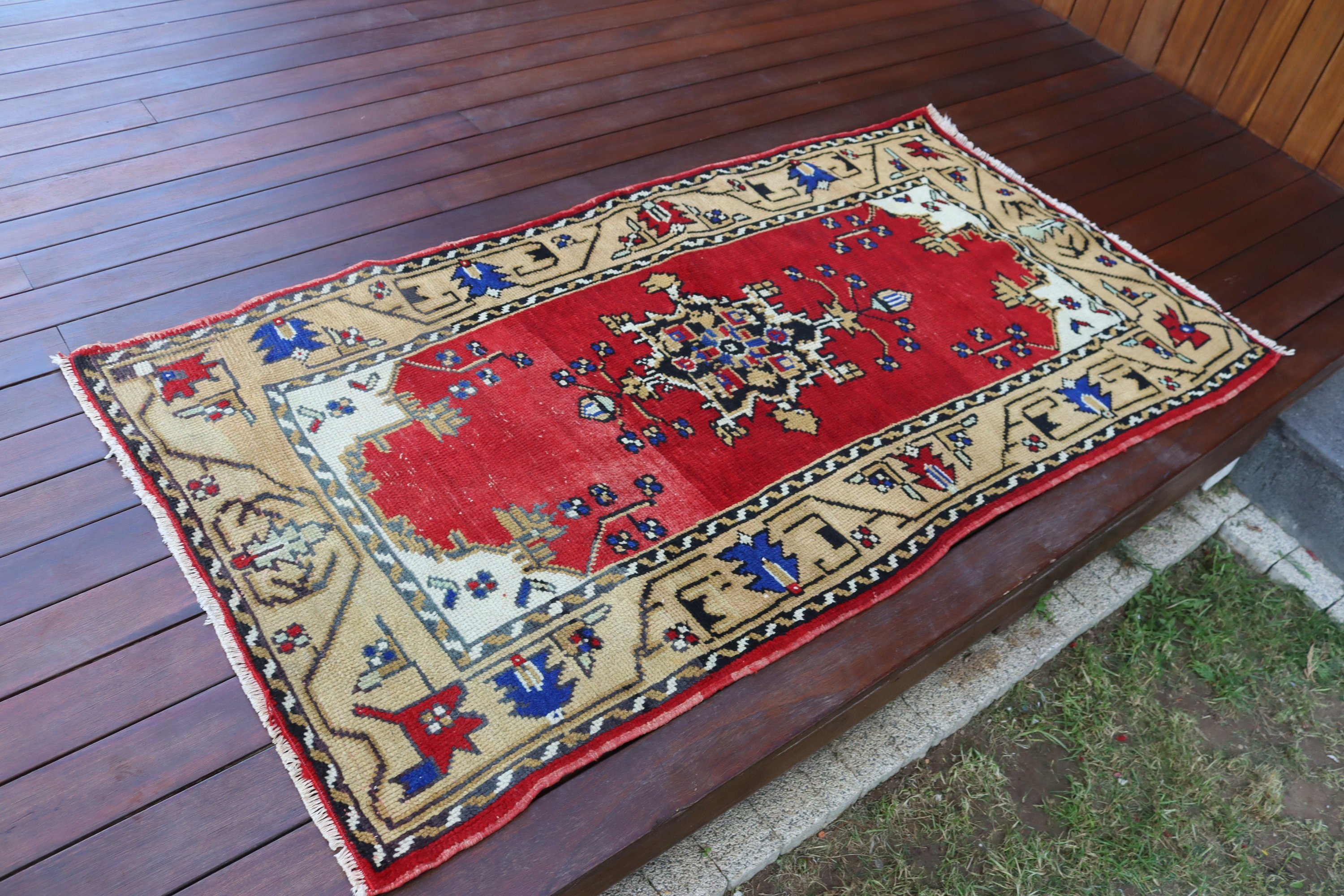 Vintage Rug, 2.9x5.4 ft Accent Rug, Rugs for Entry, Turkish Rugs, Geometric Rugs, Red Statement Rugs, Decorative Rugs, Kitchen Rugs