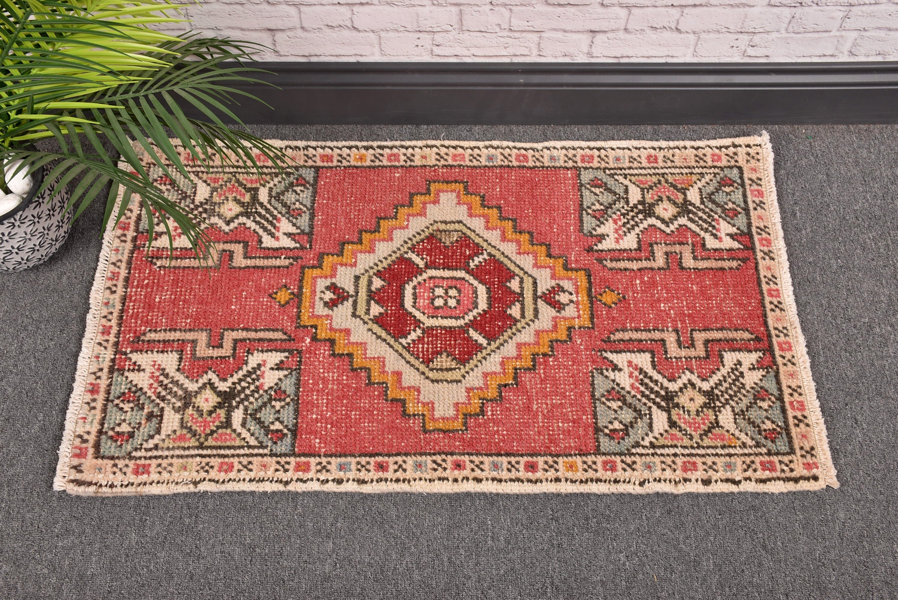 1.6x2.9 ft Küçük Halı, Pembe Anadolu Halısı, Küçük Vintage Halılar, Küçük Alan Halısı, Vintage Halılar, Geometrik Halılar, Türk Halıları, Açıklama Halısı