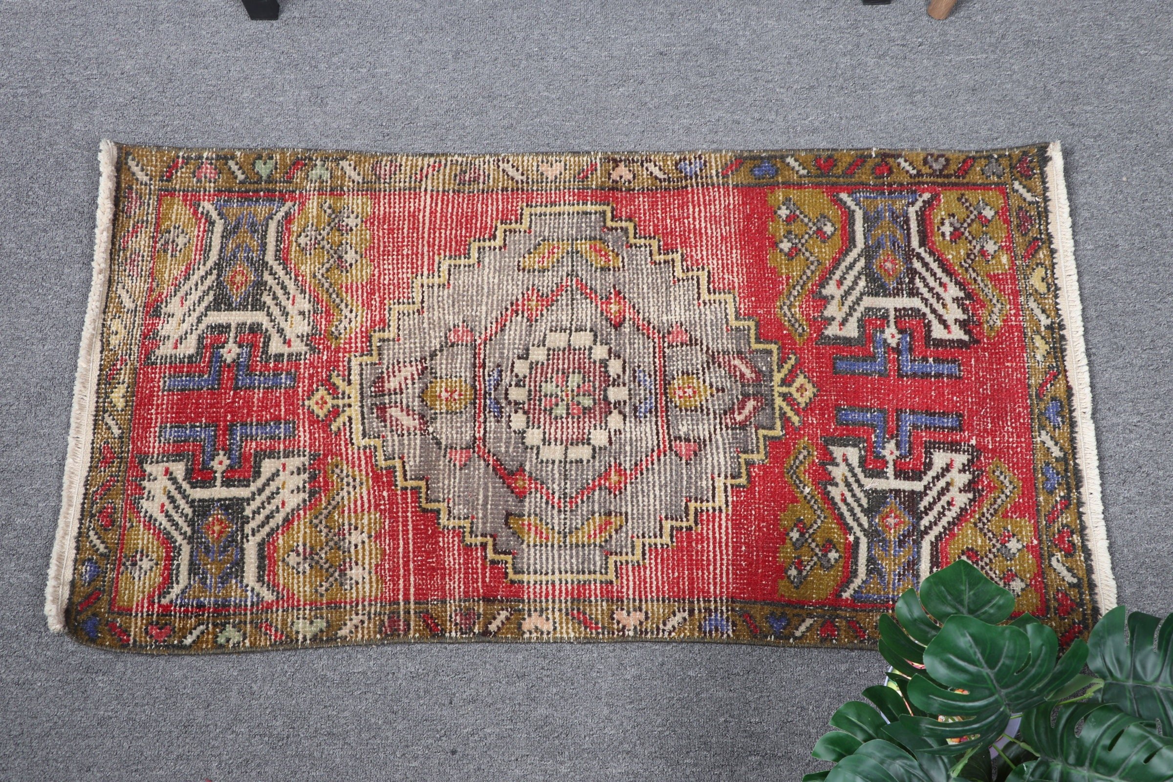 Anadolu Halıları, Giriş Halıları, Türk Halıları, Yün Halıları, Göçebe Halısı, Kırmızı Fas Halısı, Vintage Halılar, 1.7x3.2 ft Küçük Halı, Duvara Asılı Halı