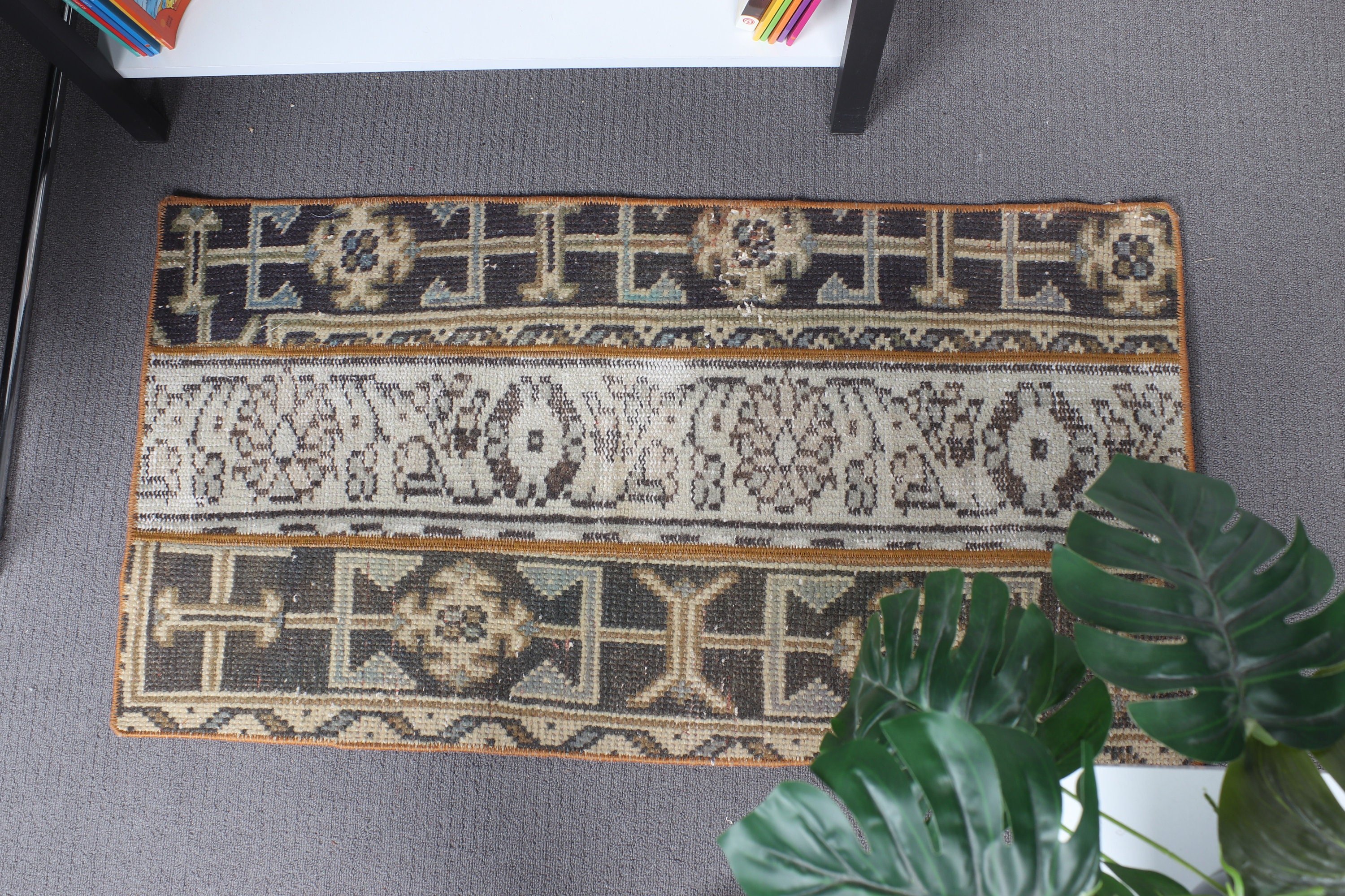 Giriş Halıları, Oushak Halıları, 1,7x3,2 ft Küçük Halılar, Vintage Halılar, Beyaz Antika Halı, Türk Halıları, Kapı Paspası Halıları, Yatak Odası Halıları, Boho Halı