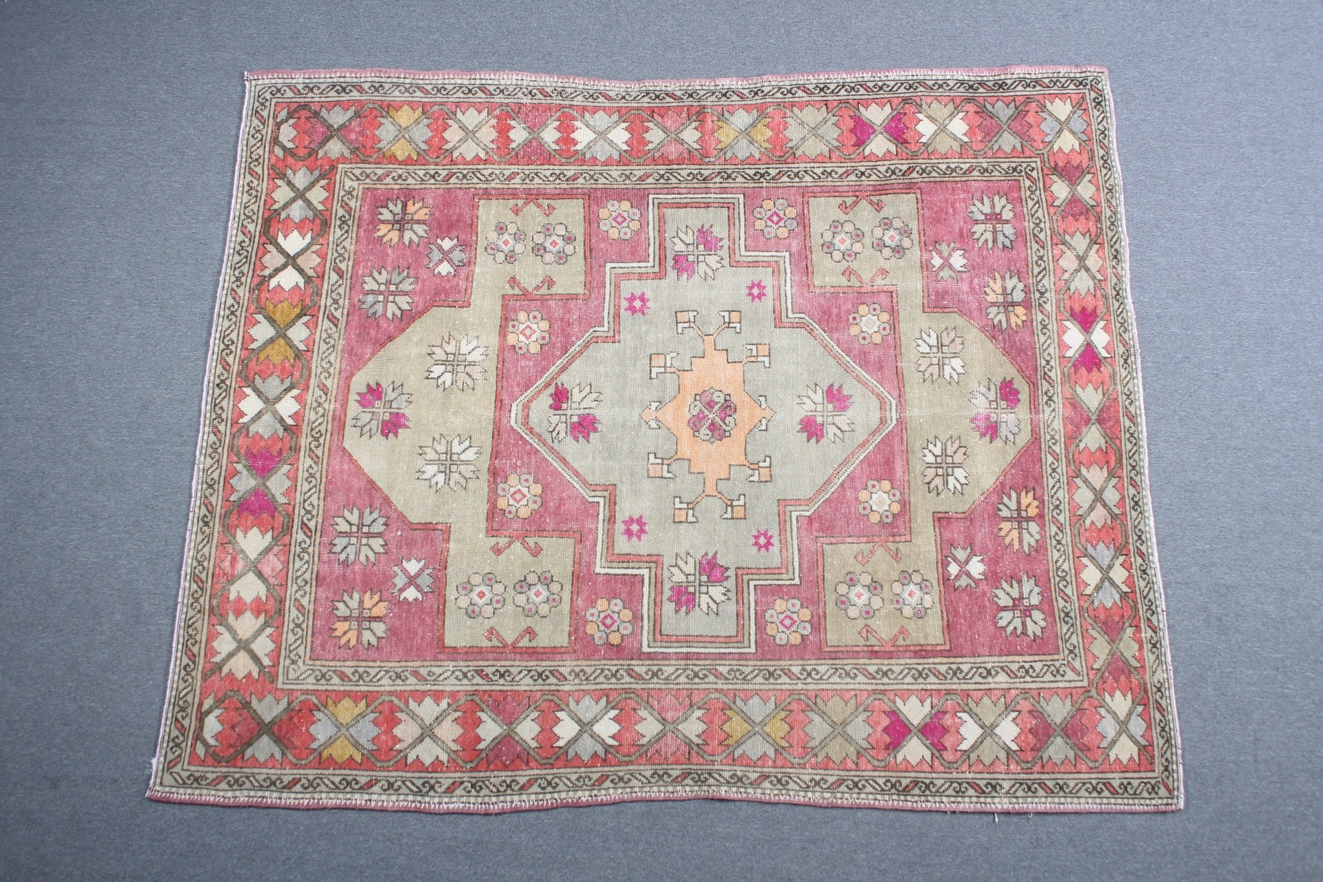 Kırmızı Yün Halılar, Yemek Odası Halıları, Oushak Halıları, Türk Halısı, 5,9x7,5 ft Büyük Halılar, El Dokuma Halılar, Vintage Halı, Havalı Halılar, Oturma Odası Halısı