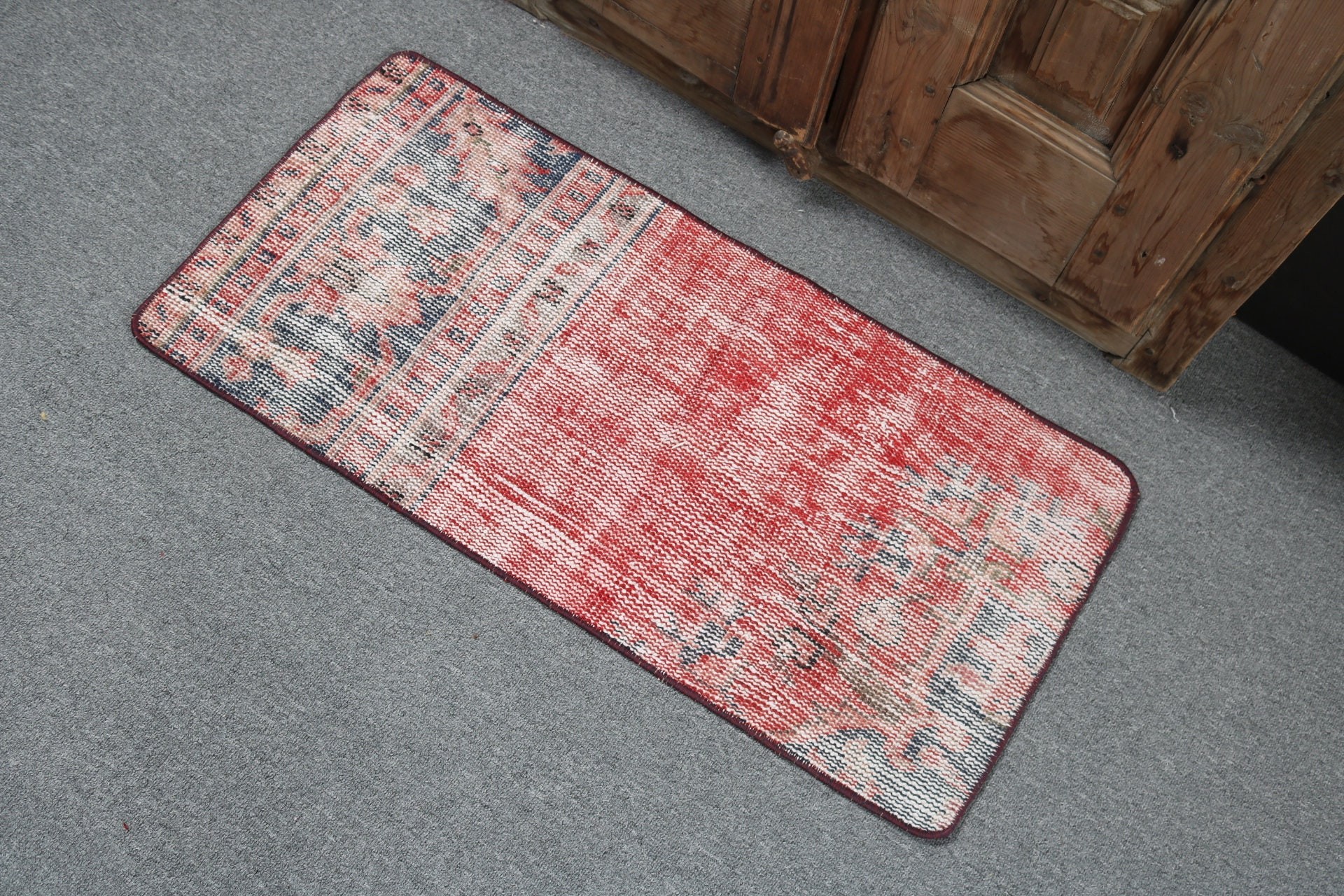 Küçük Vintage Halı, Anadolu Halısı, Türk Halısı, Türkiye Halıları, Kırmızı Yatak Odası Halısı, Vintage Halı, Harika Halılar, 1.4x2.9 ft Küçük Halı, Çocuk Halısı