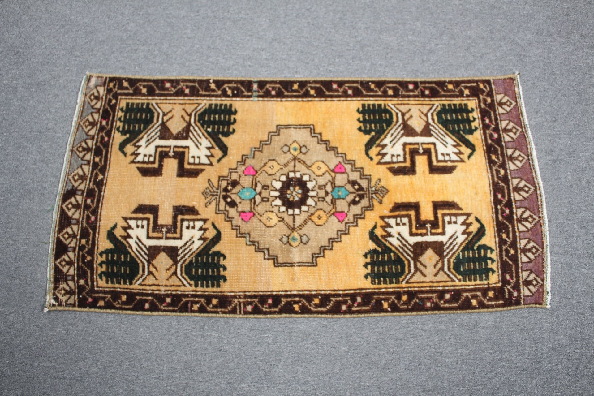 Vintage Halı, Sarı Antika Halı, Anadolu Halısı, 1.5x3.1 ft Küçük Halı, Duvara Asılı Halılar, Araba Paspas Halısı, Türk Halısı, Oushak Halısı, Özel Halı