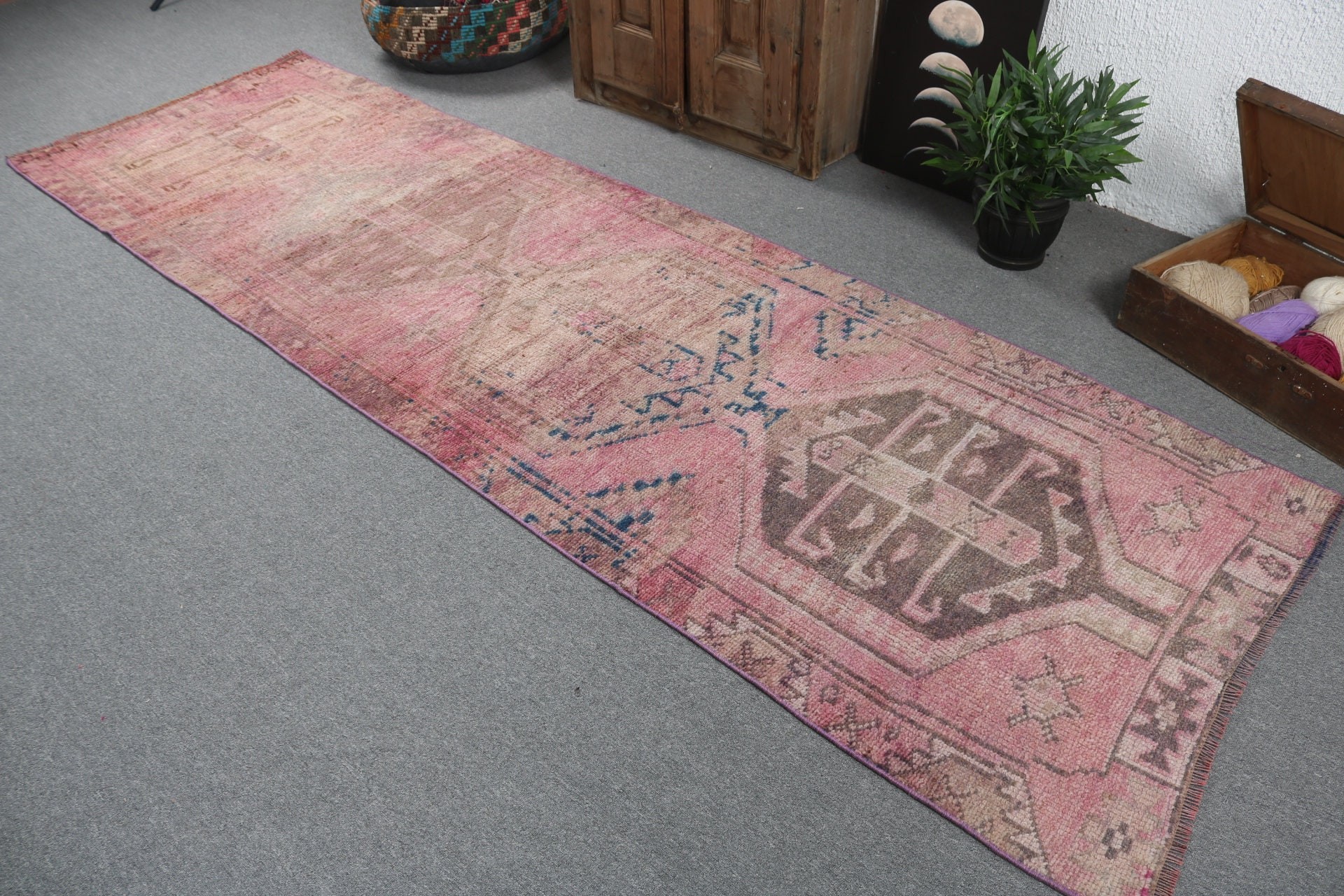 Koridor Halısı, Oushak Halıları, Vintage Runner Halısı, Vintage Halıları, Türk Halısı, Modern Halısı, Tribal Halıları, 3.3x10.7 ft Runner Halıları, Pembe Soğuk Halı