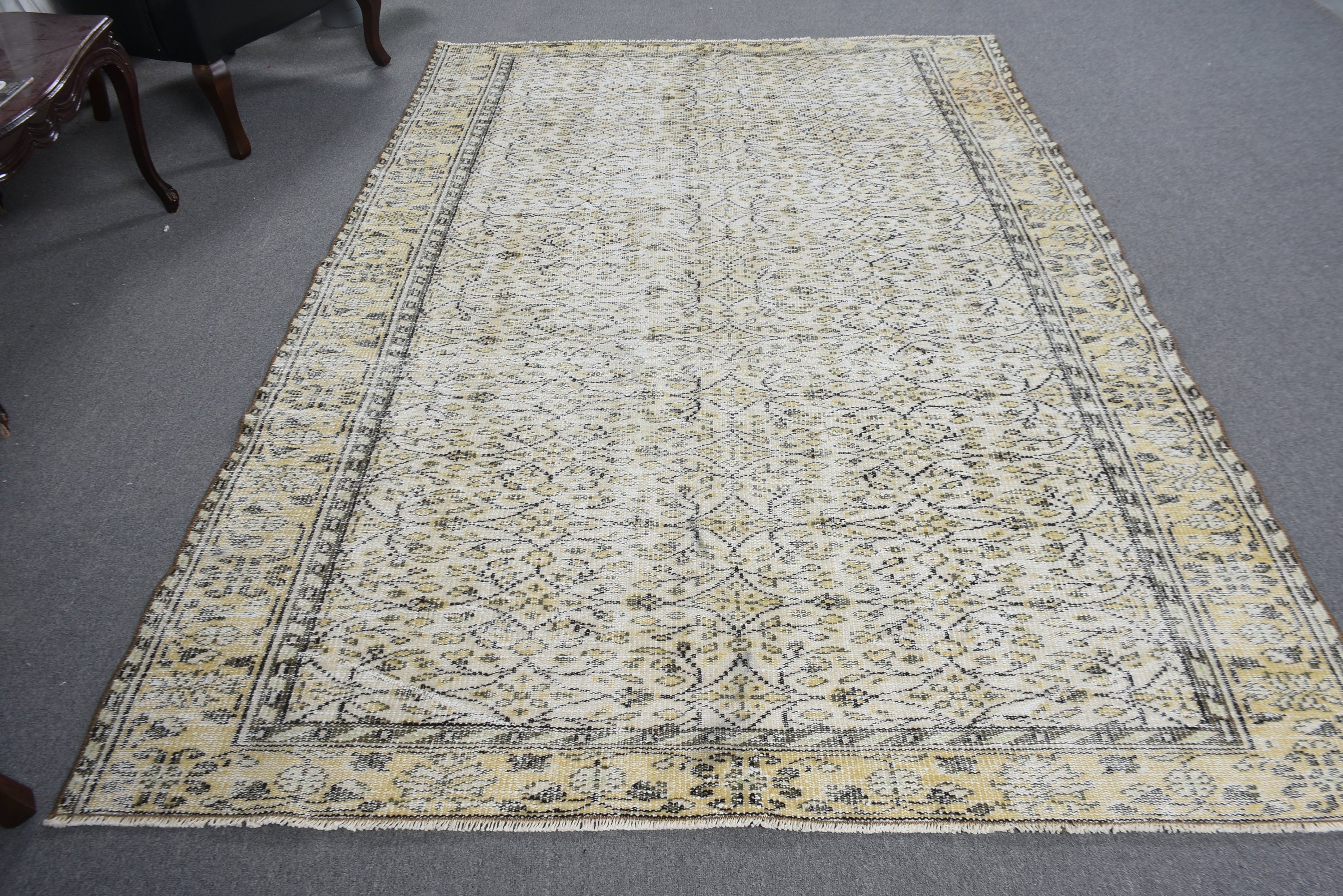 White Luxury Rug, Turkish Rugs, Bedroom Rug, 5.7x8.7 ft Large Rug, Oushak Rug, Large Oushak Rugs, Vintage Rug, Rugs for Dining Room